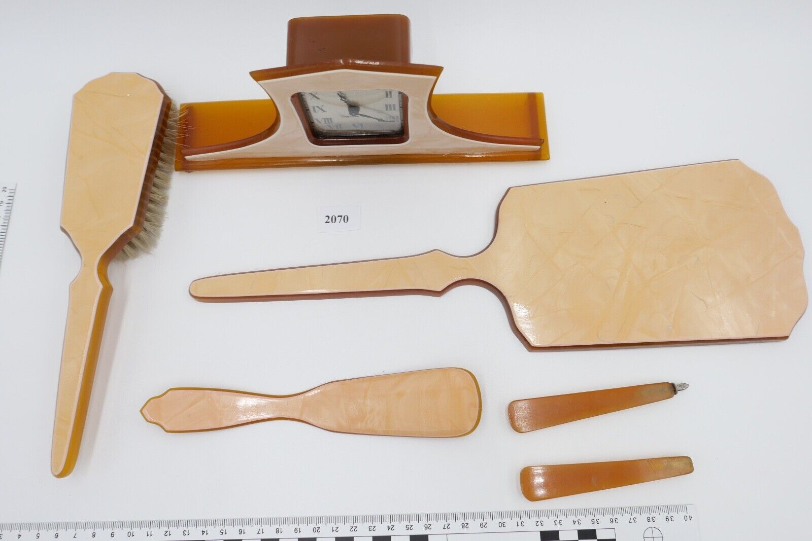 Altes Frisierset Bakelit / Zelluloid ART DECO 1930er Tischuhr TRUE TIME TELLERS - Antikhandel-Stuttgart