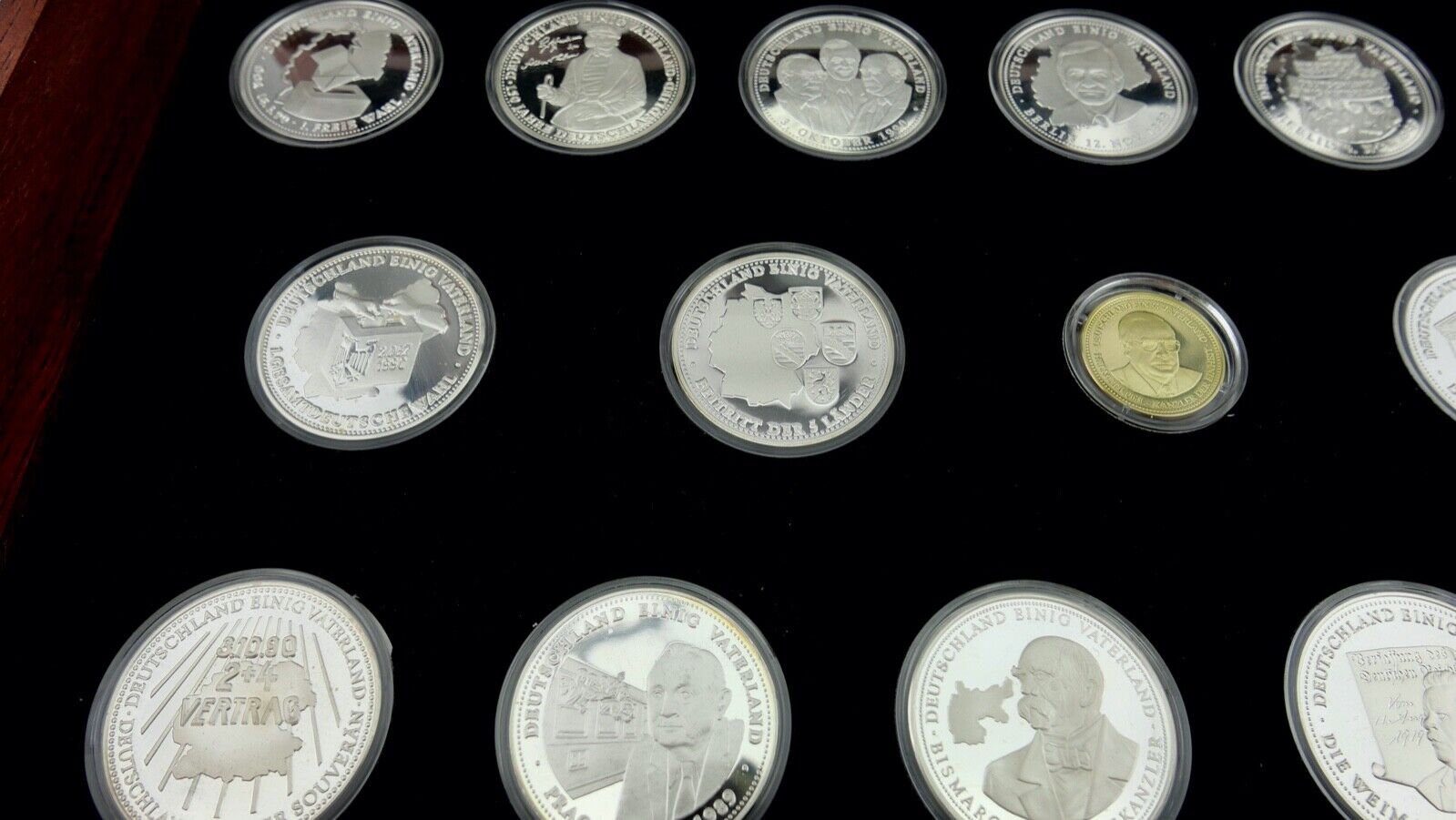 Vollständig 36 Medaillen DEUTSCHLAND EINIG VATERLAND Silber & Gold PP - Antikhandel-Stuttgart