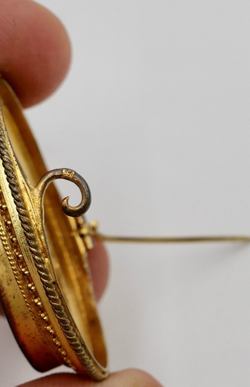 Antike Brosche Silber feuervergoldet 43 mm GEMME KAMEE 19. JH ziseliert - Antikhandel-Stuttgart