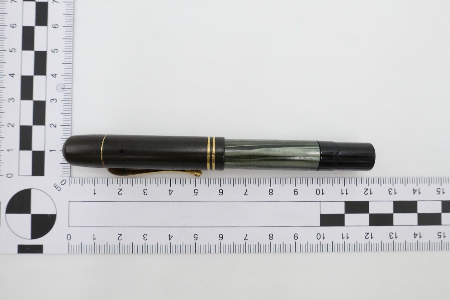 30er PELIKAN 100 Kolbenfüller Füller 585 14Ct Gold Feder EF grün schwarz - Antikhandel-Stuttgart