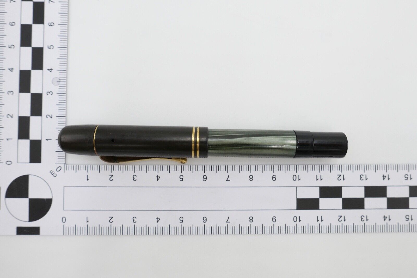 30er PELIKAN 100 Kolbenfüller Füller 585 14Ct Gold Feder EF grün schwarz - Antikhandel-Stuttgart