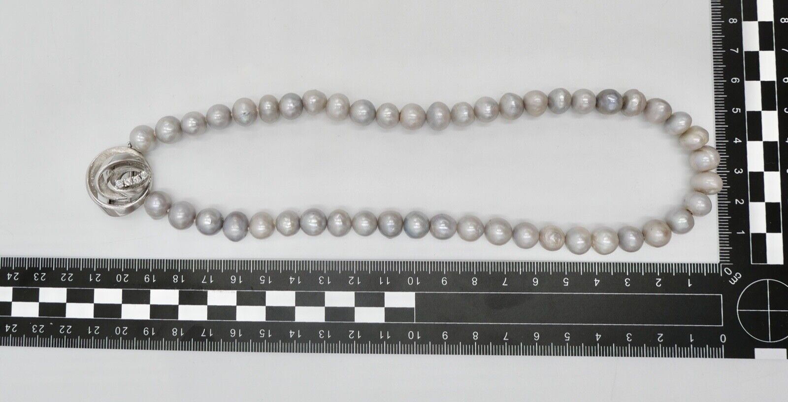 TAHITI Perlenkette Collier Grau mit Brillanten 43 cm Weißgold 585 Perlen Ø 8,8mm - Antikhandel-Stuttgart