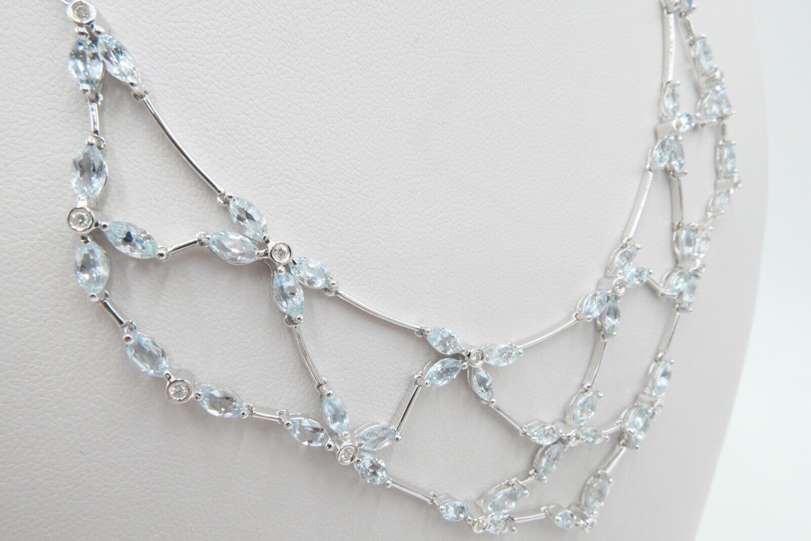 NEUwertig Auftragsarbeit Luxus Collier Brillanten Weißgold Aquamarine 585 / 14K - Antikhandel-Stuttgart