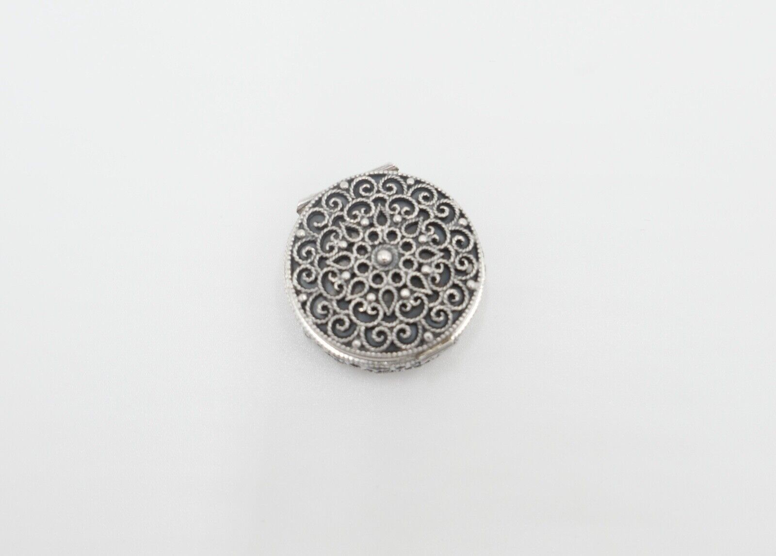 30er Jahre filigrane Silber Dose pillenröschen 835 Silber - Antikhandel-Stuttgart