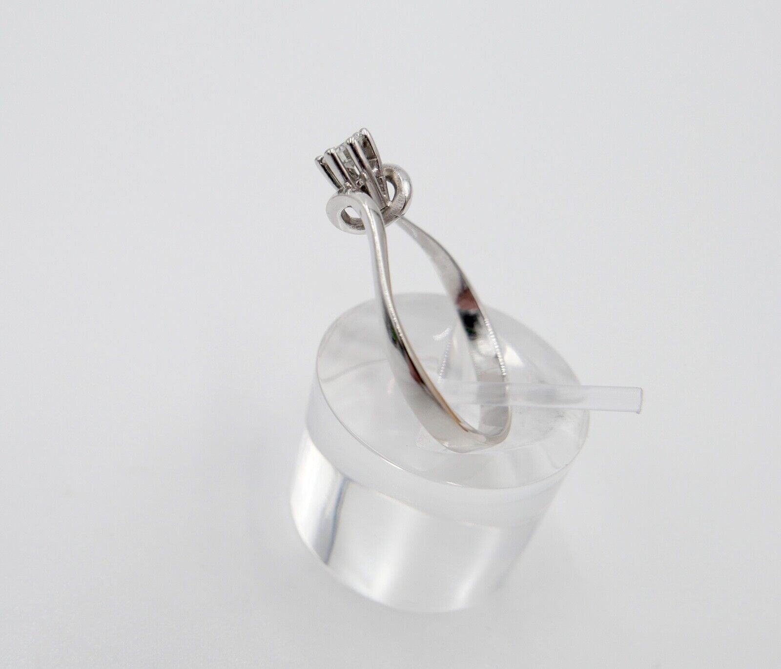 1980er geschwungener Solitär Ring Weißgold Gold 585 14K Brillant 0,20 Ct Gr. 60 - Antikhandel-Stuttgart