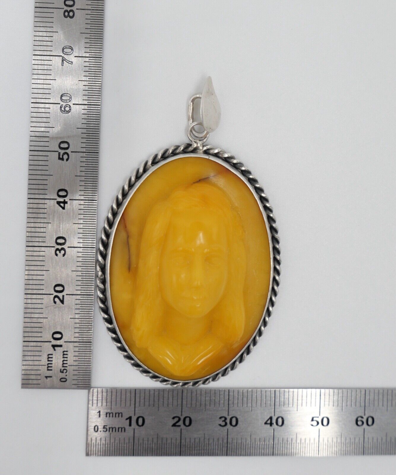 vintage alt Anhänger Silber Bernstein Butterscotch Relief Frauenkopf Amber - Antikhandel-Stuttgart