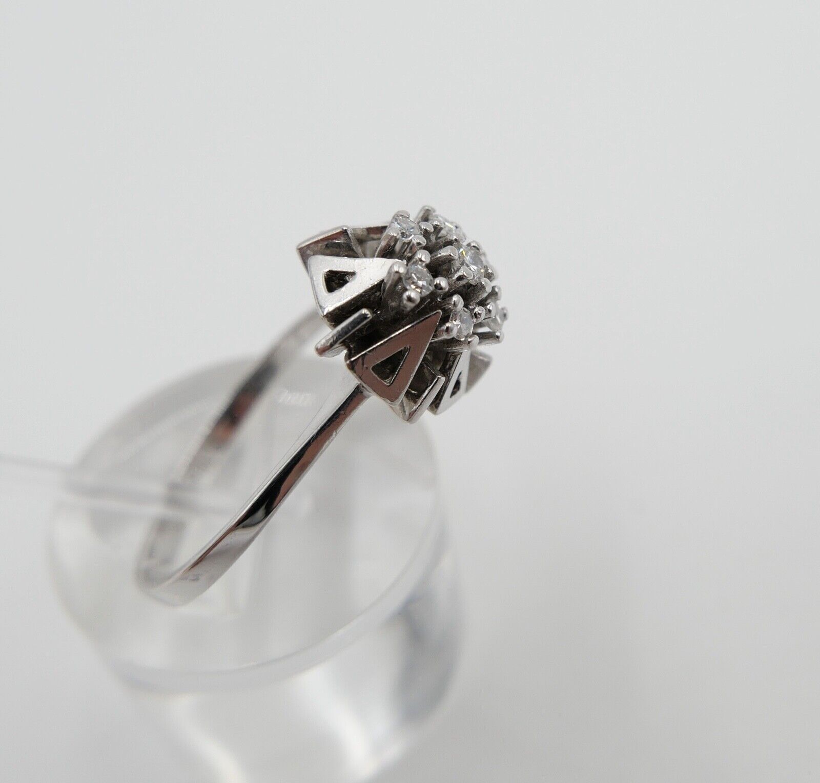 Weiß Gold Ring Dreieck Motiv 585 14K mit Brillant & Zirkonia 0,22 Ct Gr. 59 - Antikhandel-Stuttgart