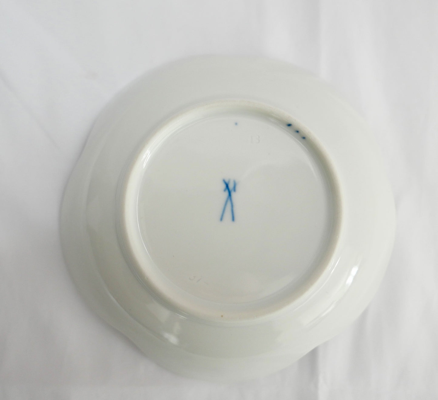 Meissen Aquatinta Schale Schälchen Ø 14,5 cm blaue Blumen und Goldrand