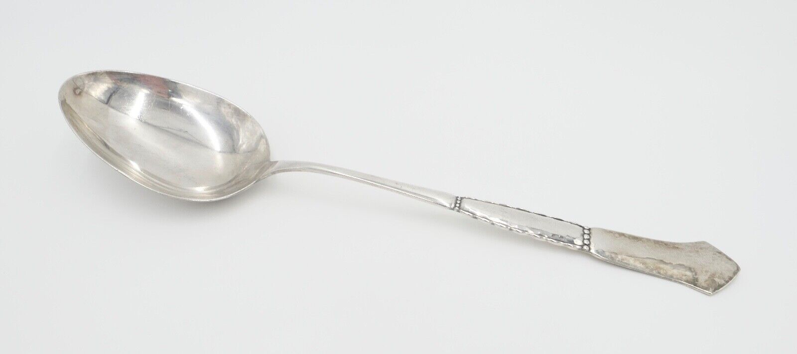 SCF Dänemark 2 Türme XXL Suppenlöffel 36 cm versilbert Monogramm EB gehämmert - Antikhandel-Stuttgart