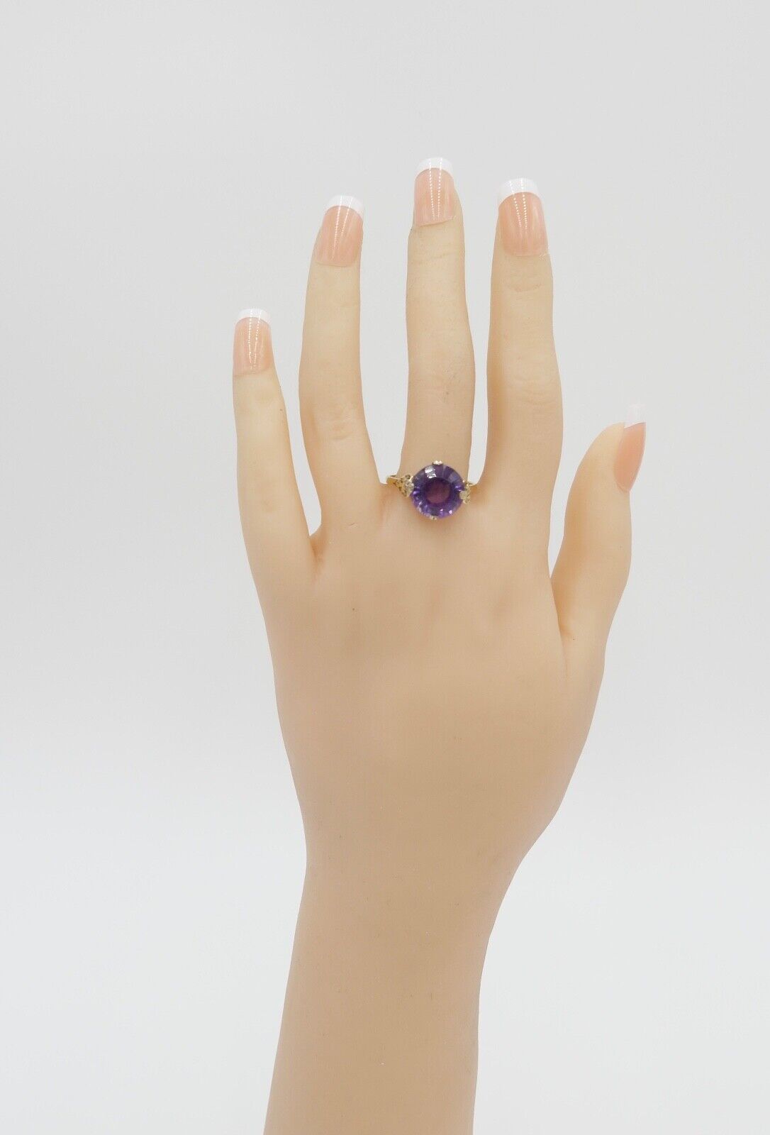 antik um 1900 Damenring mit lila Amethyst Ring 2,87 Gr Gold 585 / 14K Gr. 59 - Antikhandel-Stuttgart