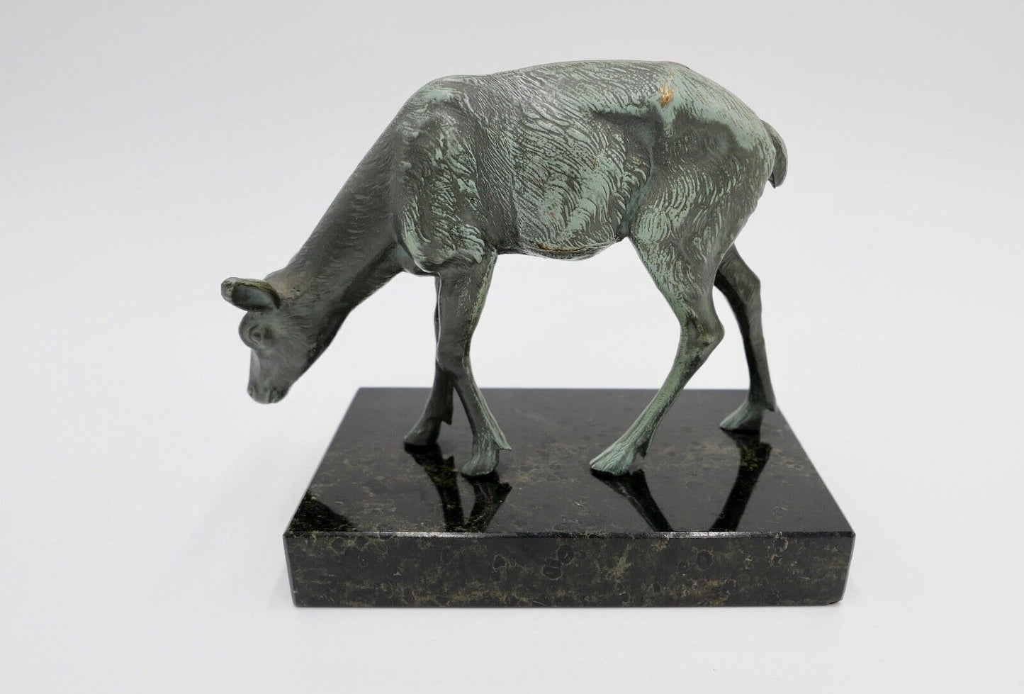 kleine Messing Figur Bronziert " Kalb / Kuh " auf Marmorsockel Skulptur - Antikhandel-Stuttgart