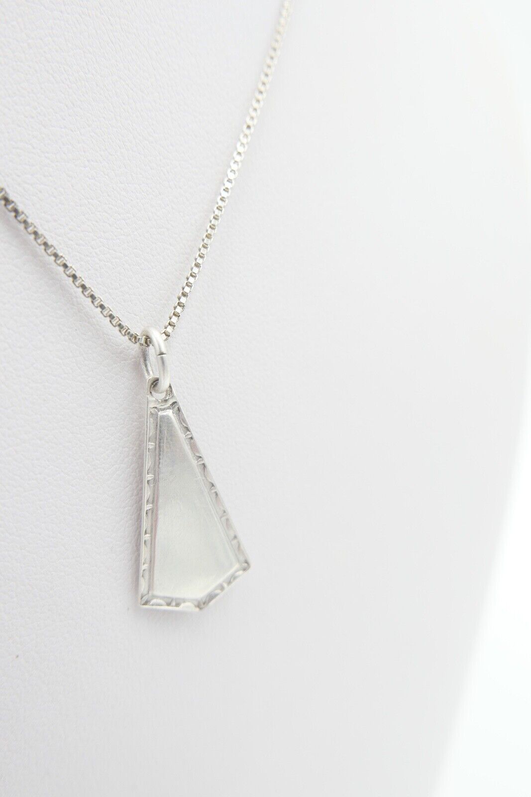 40er Jahre Art Deco Silber Anhänger mit Koralle - Antikhandel-Stuttgart