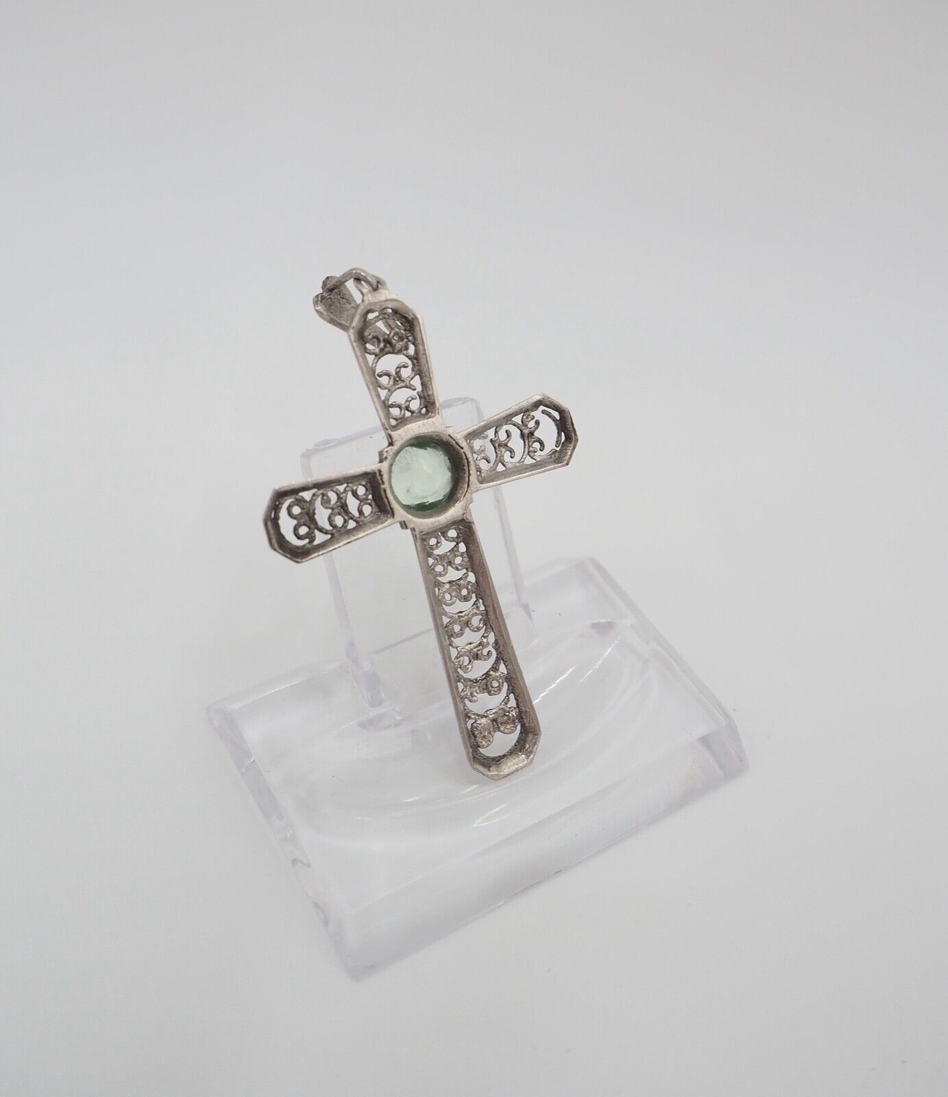 vintage alter filigraner Kreuz Anhänger mit grünem Glasstein 835 Silber 62,0 mm - Antikhandel-Stuttgart