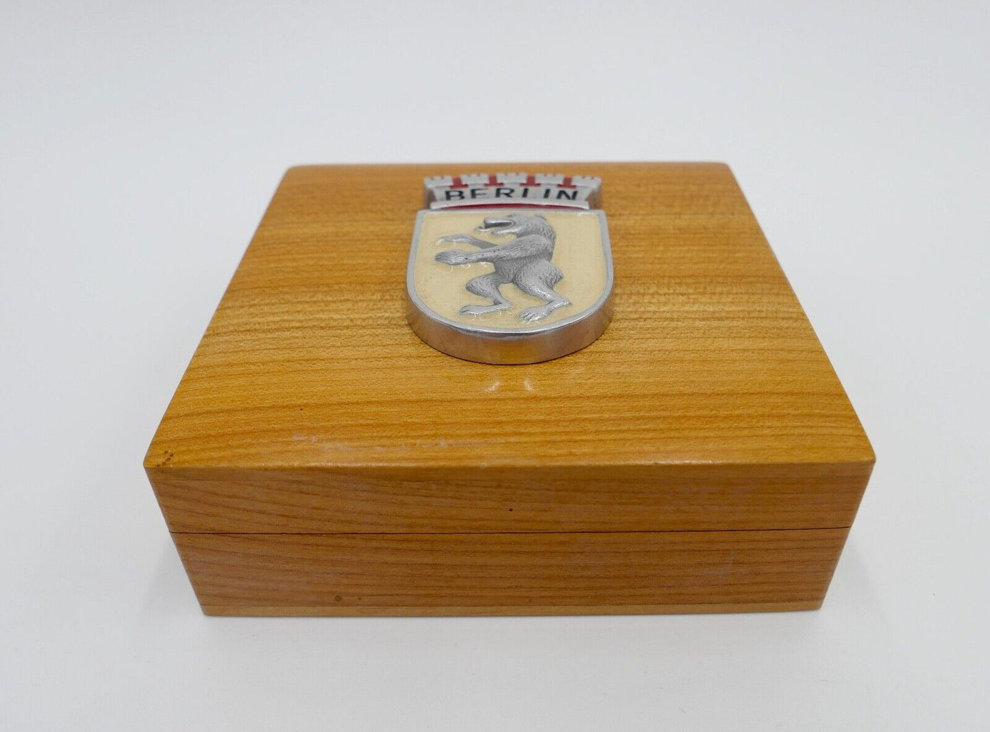 Seltene Alte Holzschatulle für Abzeichen " BERLIN " Logo Etui Schmuck 60er - Antikhandel-Stuttgart