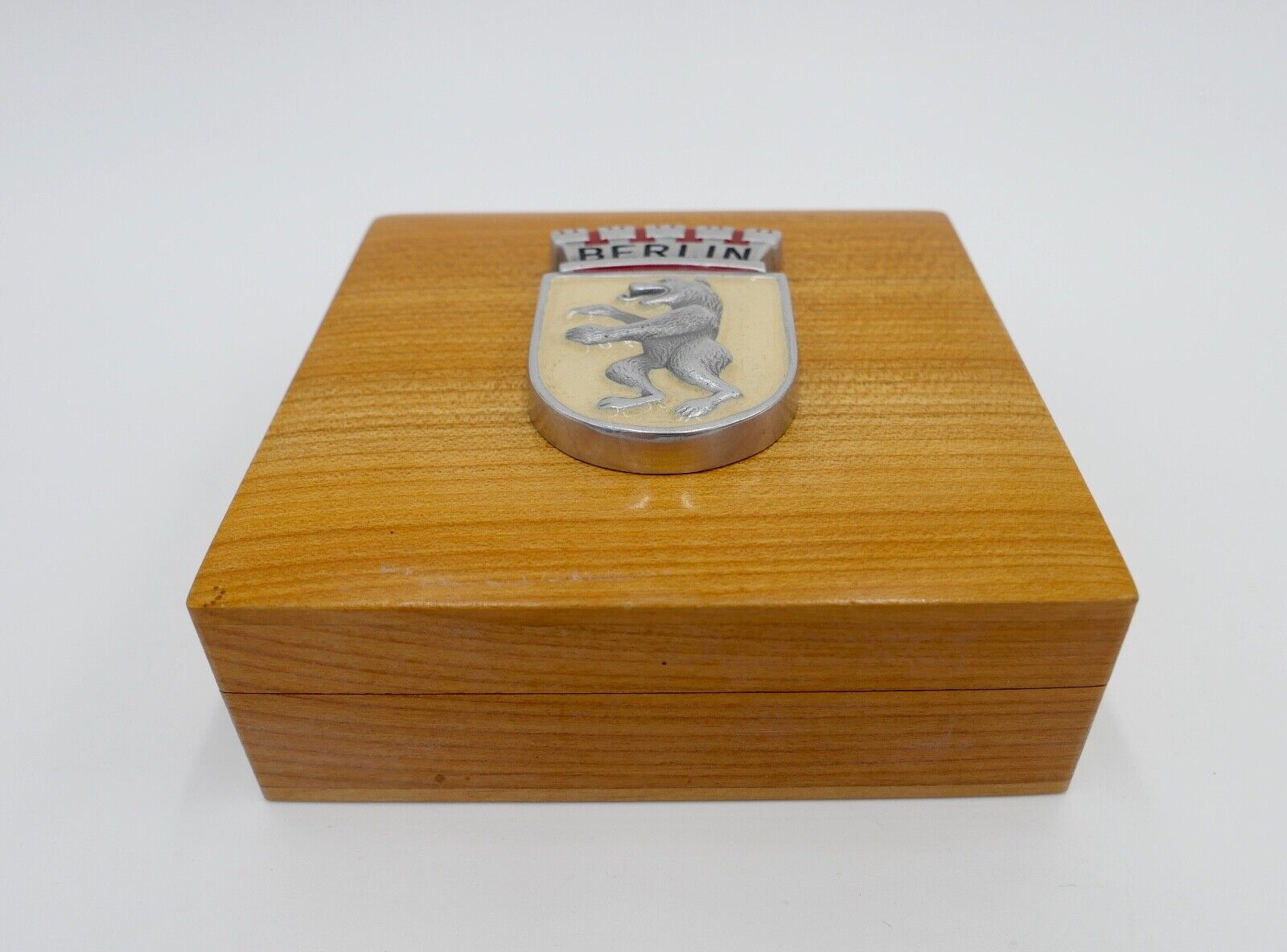Seltene Alte Holzschatulle für Abzeichen " BERLIN " Logo Etui Schmuck 60er - Antikhandel-Stuttgart
