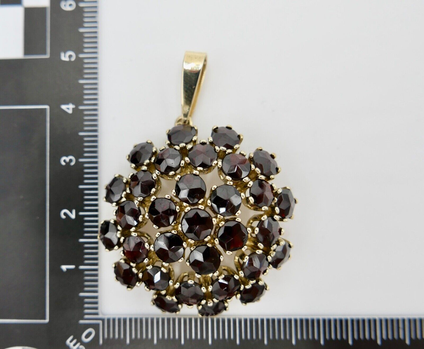 Massiver großer Granat Anhänger 333 / 8K Gold Ø 36mm 1980er Jahren - Antikhandel-Stuttgart