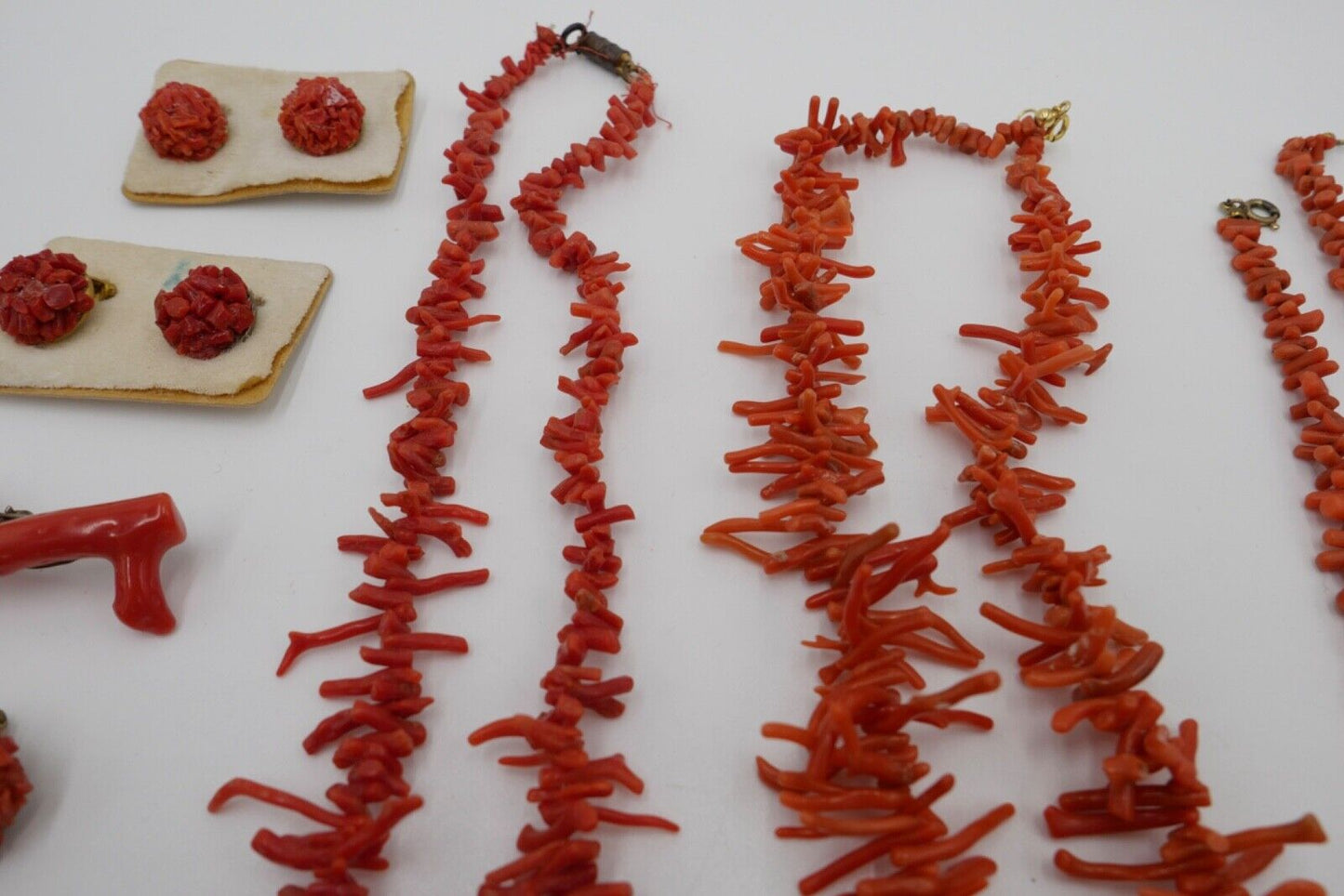 Posten / Konvolut alter Korallen Schmuck Kette Ohrringe Brosche teilweise NEU - Antikhandel-Stuttgart