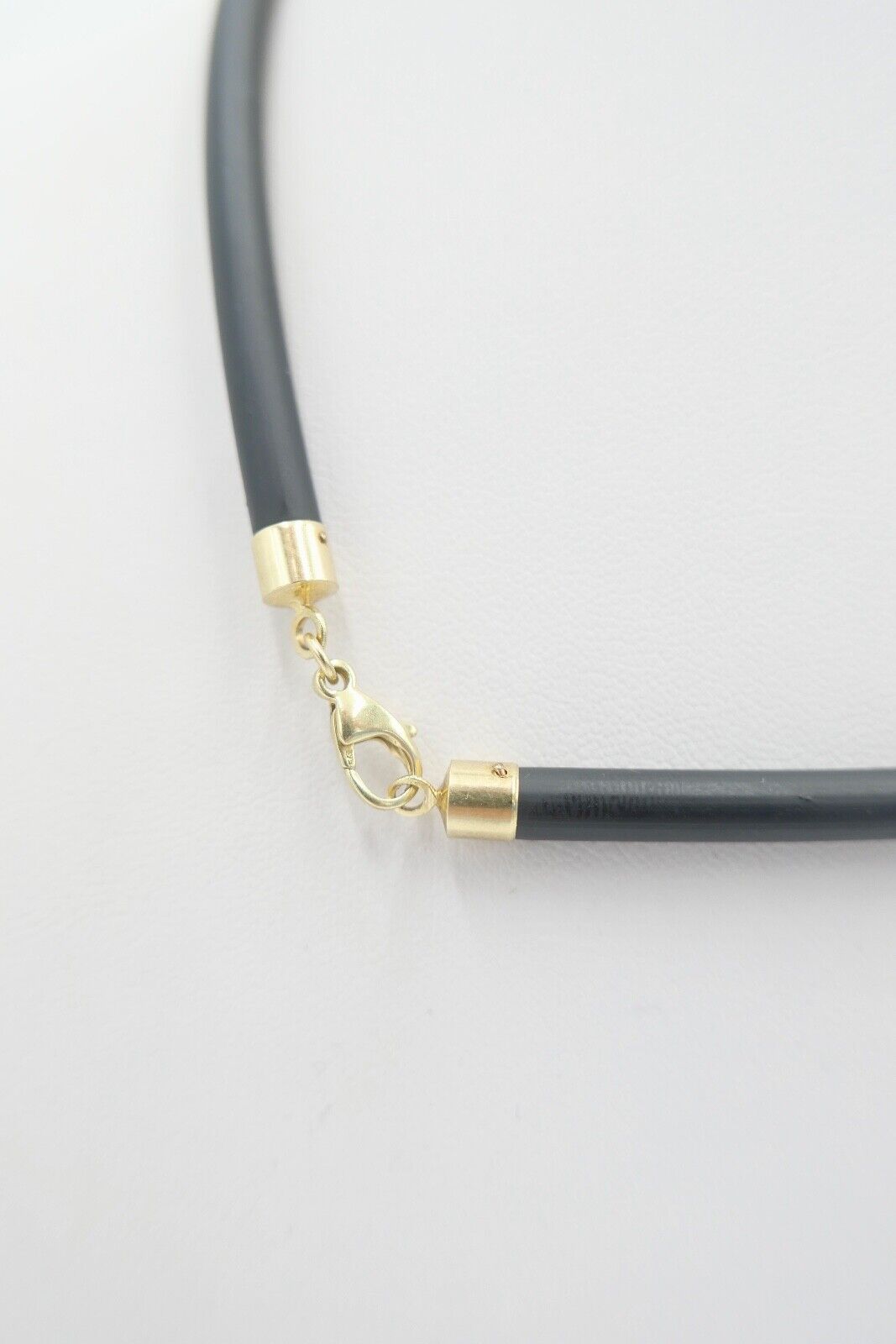 80er Jahre Kautschuk Kette mit 375 / 9K Goldverschluss NEU aus Juwelierauflösung - Antikhandel-Stuttgart