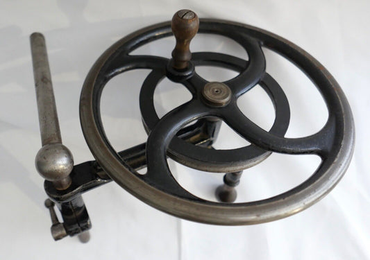 Altes Handrad für Uhrmacherdrehbank Schwungrad Drehstuhl Ø 21 cm - Antikhandel-Stuttgart