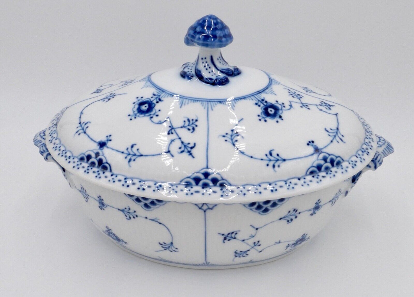 Royal Copenhagen 1. Wahl Suppenterrine Nr. 595-1109 Musselmalet halbspitze - Antikhandel-Stuttgart