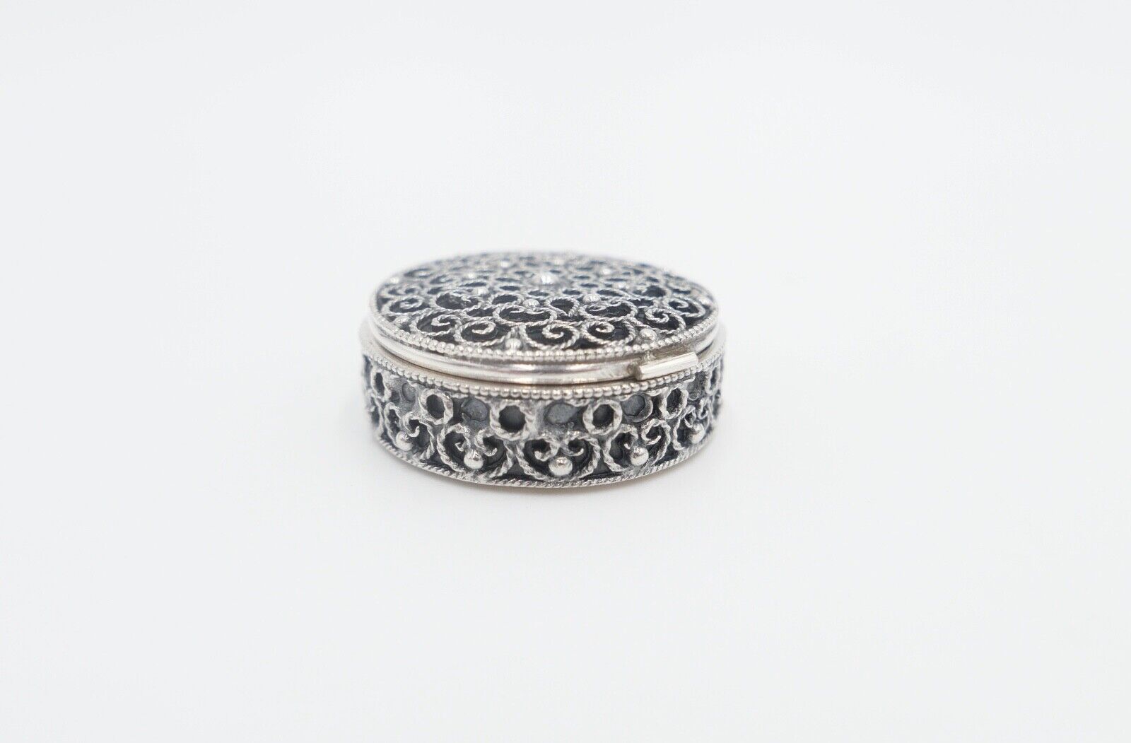 30er Jahre filigrane Silber Dose pillenröschen 835 Silber - Antikhandel-Stuttgart