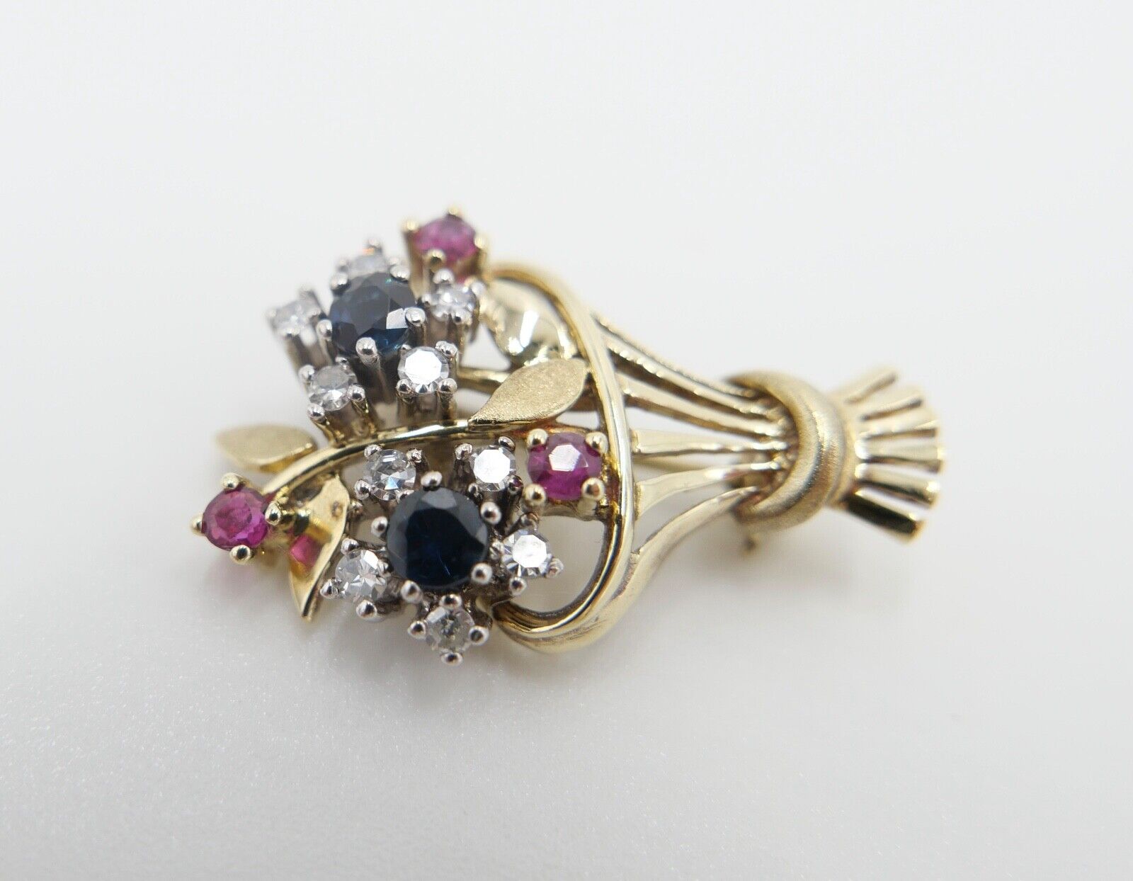 1980er florale Blumenkor 585 14K Bicolor Gold Brosche Brillanten Rubinen Saphire - Antikhandel-Stuttgart
