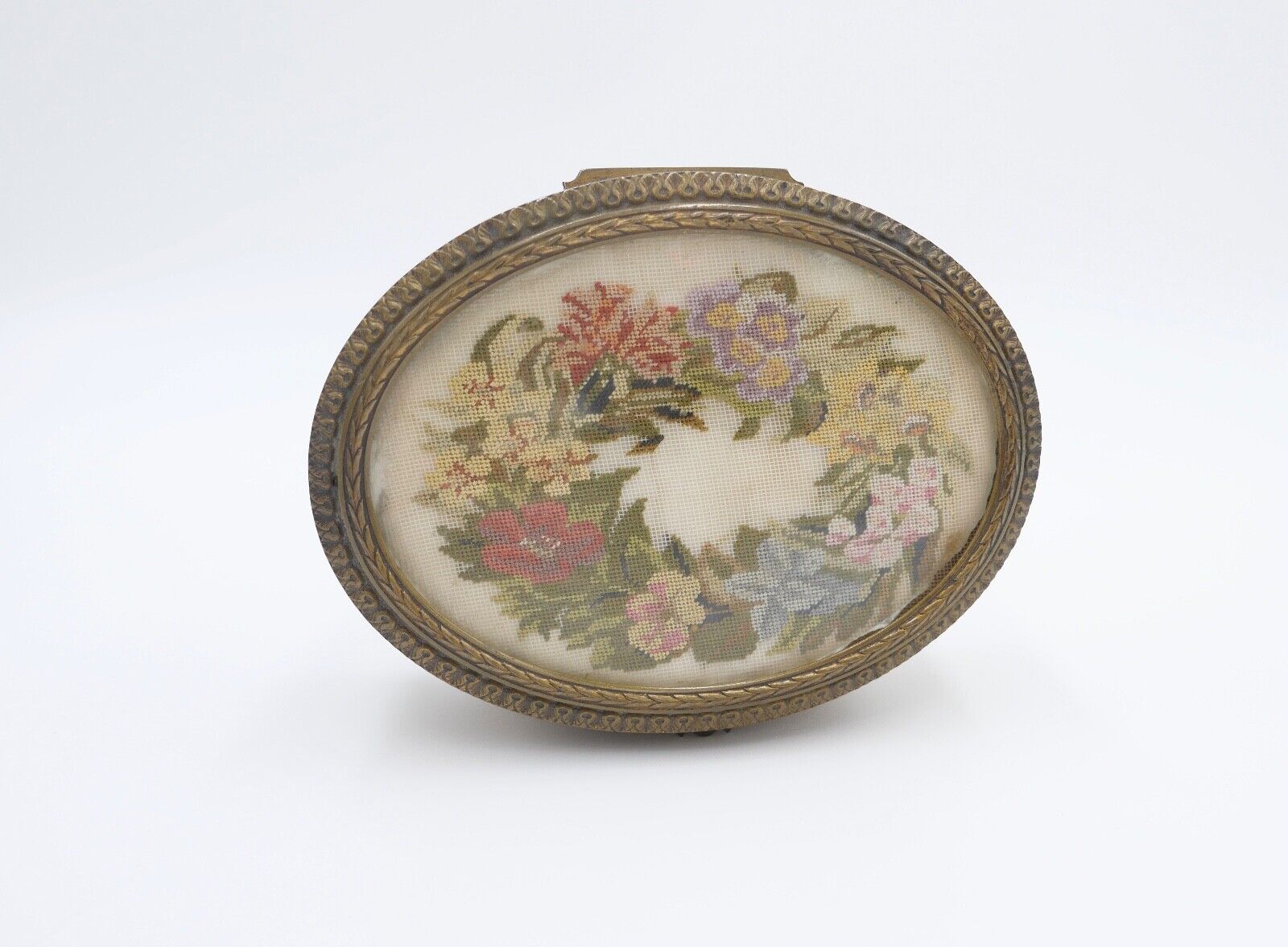 alte Messing Schatulle / Etui / Box Gobelin Stickerei für Schmuck etc. - Antikhandel-Stuttgart