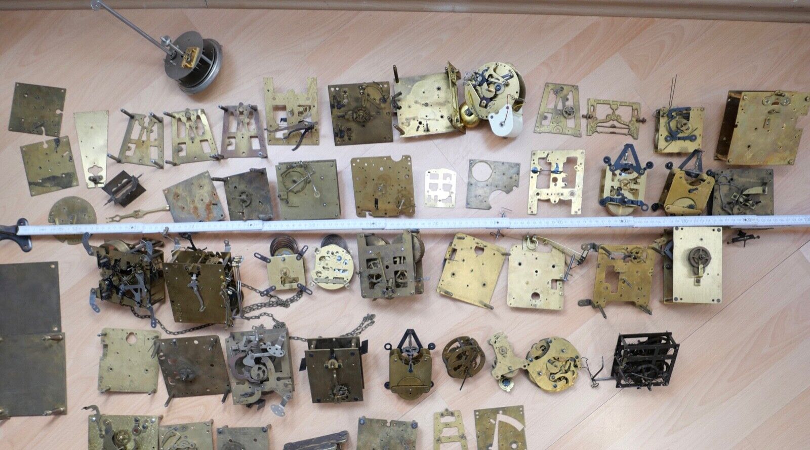 KOVOLUT Posten Ersatzteile Uhrwerke JUNGHANS LFS CW Standuhren Schilduhr Glocke - Antikhandel-Stuttgart