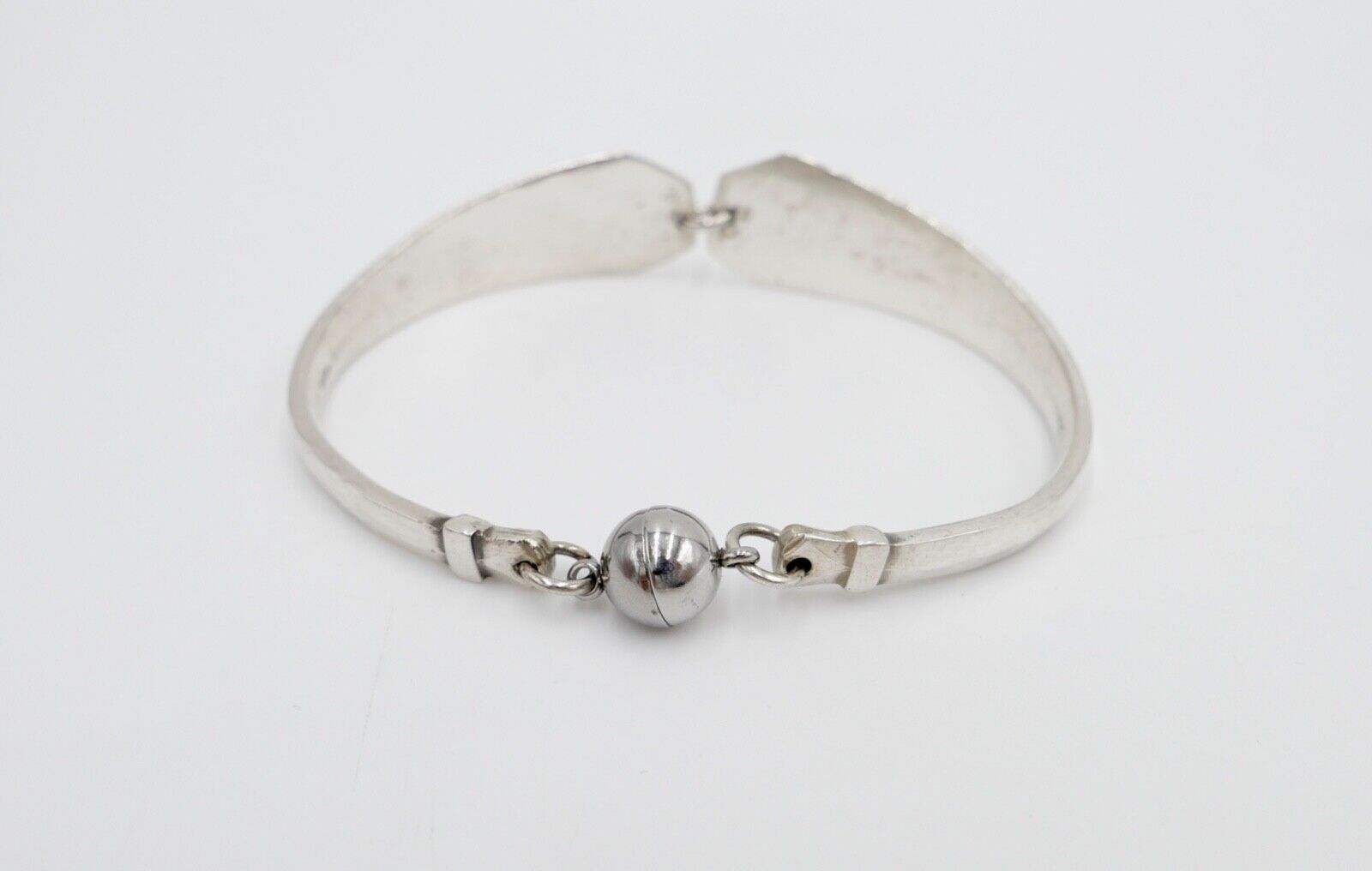 80er Jahre Silber 900 Armband gehämmert Magnetverschluss V.S.F - Antikhandel-Stuttgart