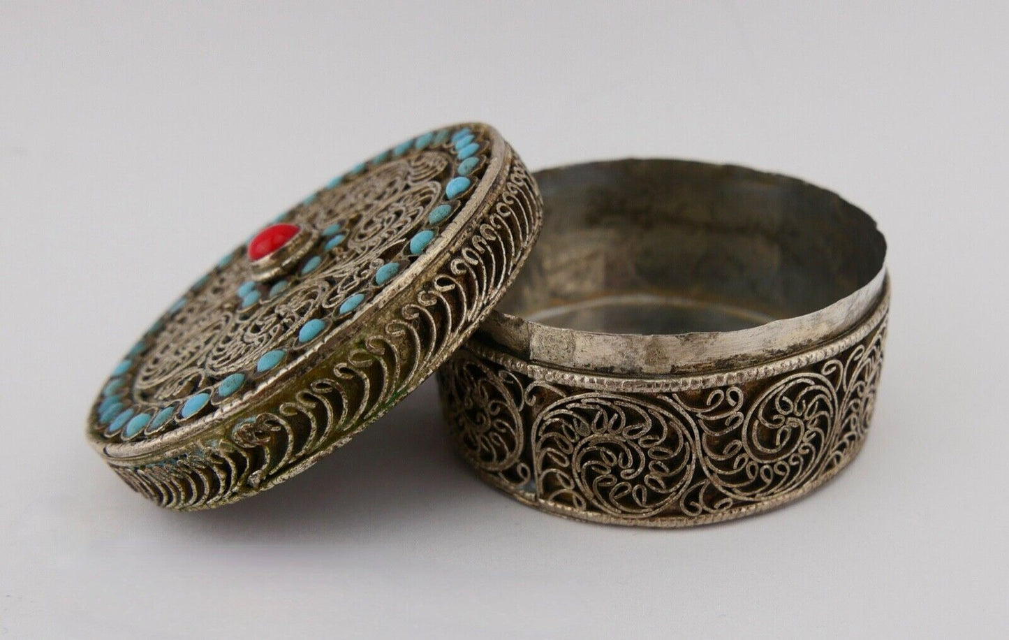 Antike Filigrane Pillendose Dose mit Türkis Ø 50mm Neusilber um 1900 - Antikhandel-Stuttgart