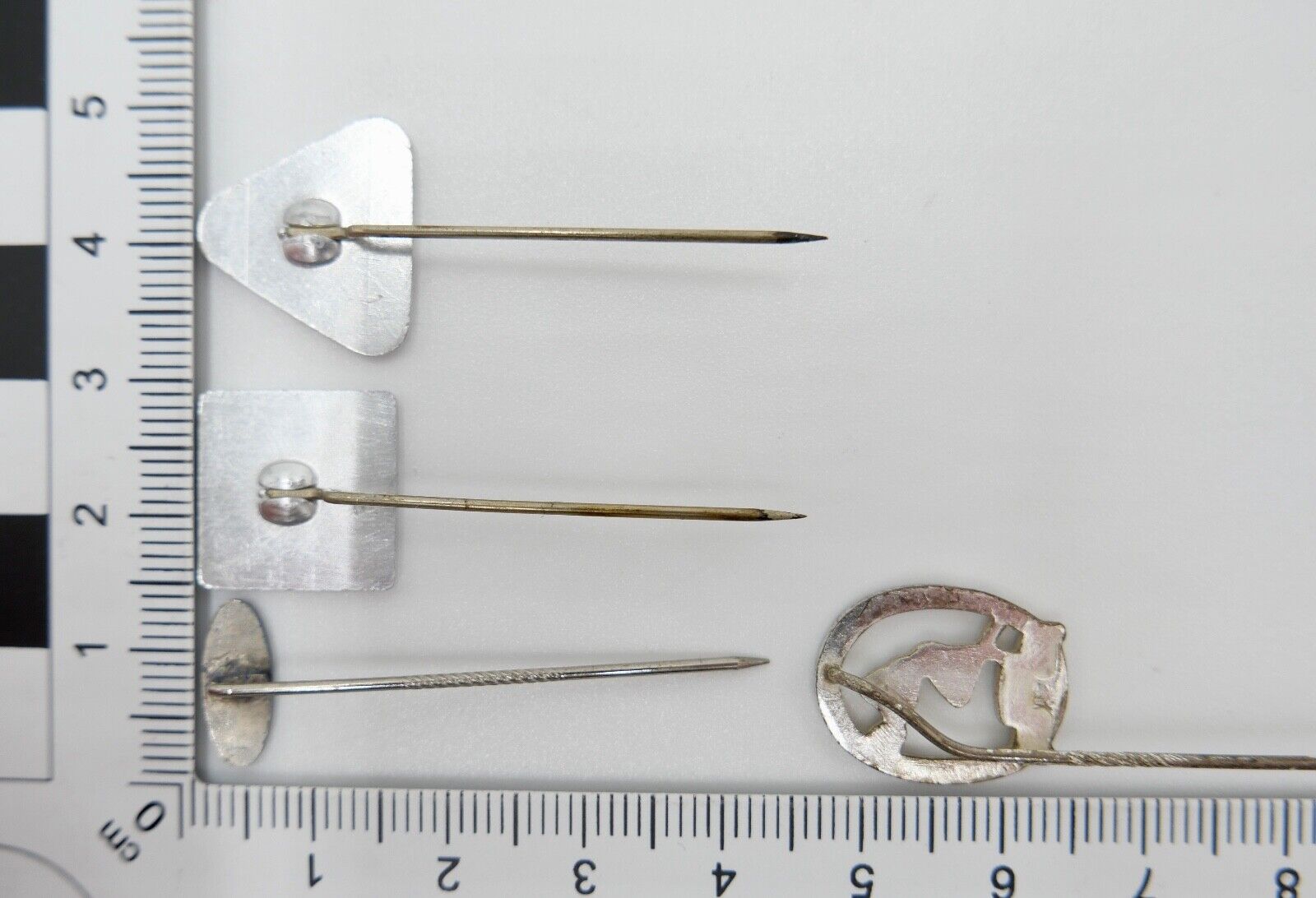 4 alte Pin Anstecknadel FORD AC DELCO ATLAS DLV 1976 - Antikhandel-Stuttgart