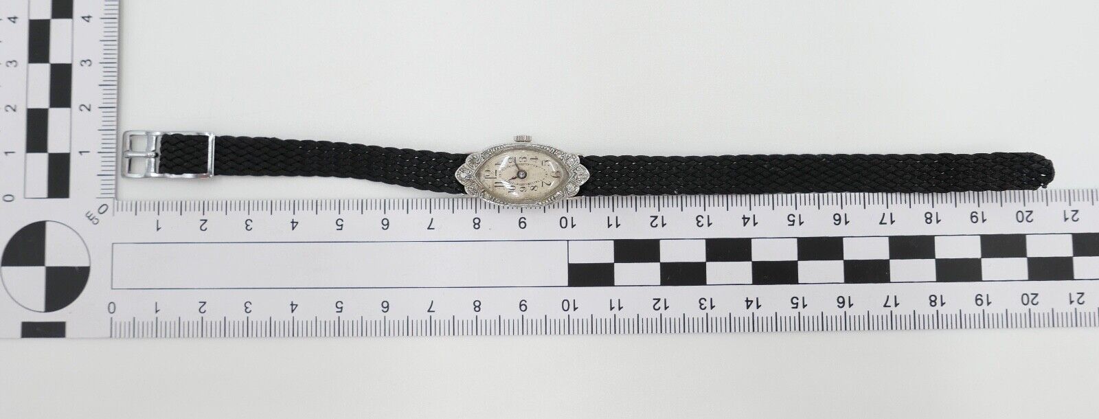 ART DECO Damenuhr 750 / 18K Gold 1920-30er Jahre mit 8 Diamanten 0,20 Ct AS 976 - Antikhandel-Stuttgart