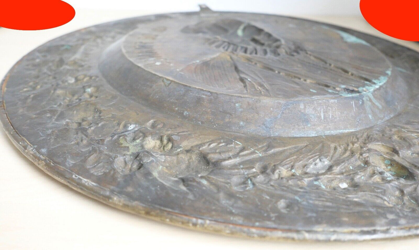 alte französische Repousse Messing Bronze Hängeplatte CHARLES IX Ø 69cm - Antikhandel-Stuttgart