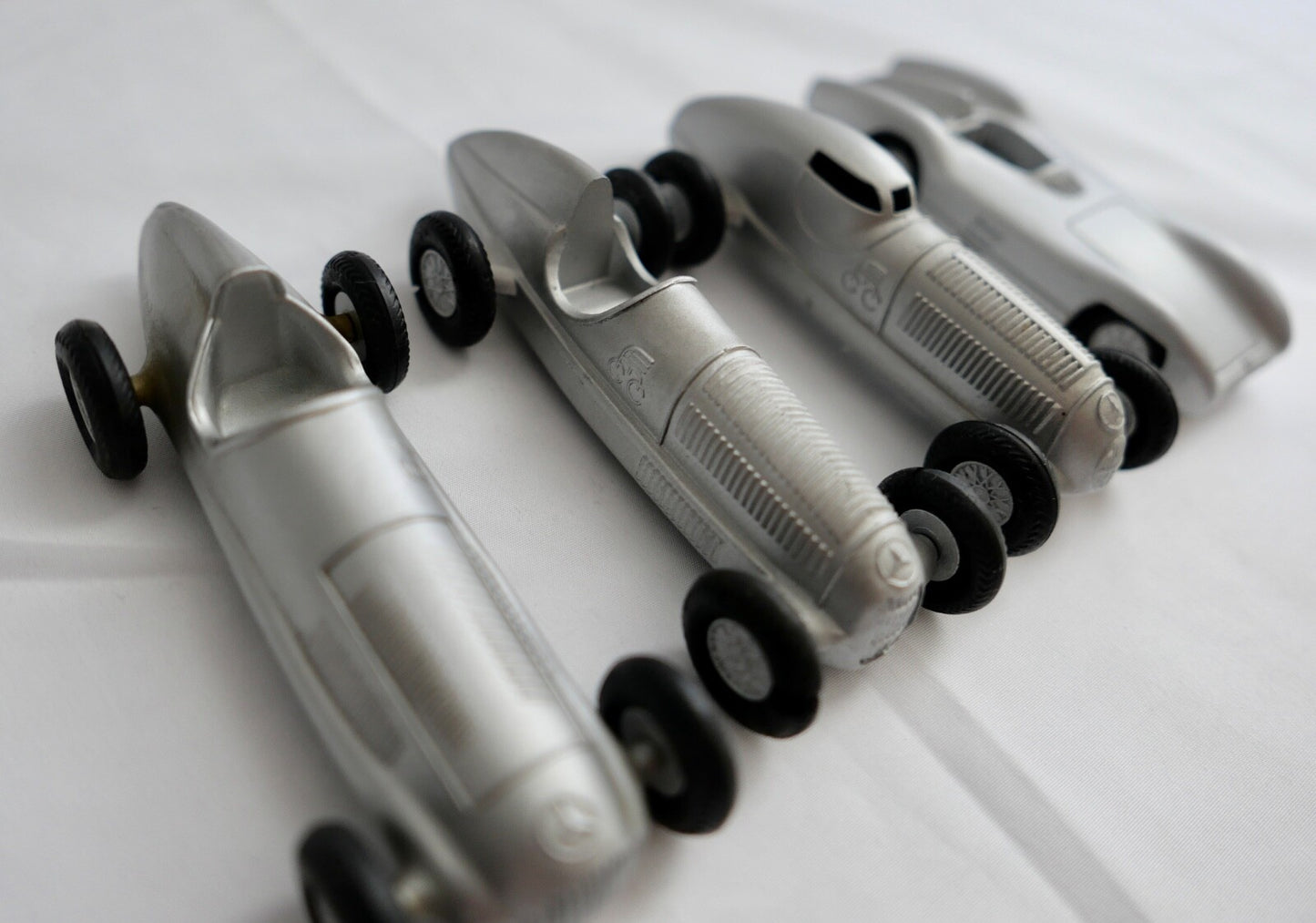 4x Märklin Mercedes Rennwagen W25  W25B  W154 W196 Stromlinie usw.