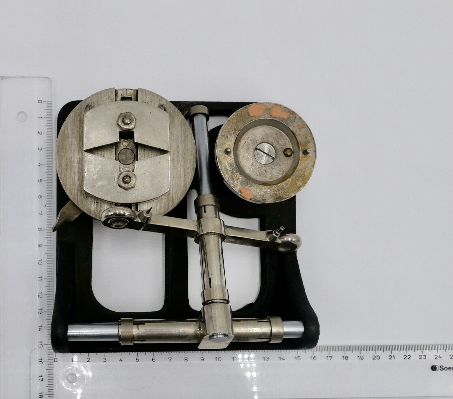 um 1920 SHUR-FIT JUNIOR ZELLULOID UHRENKRISTALL SCHNEID- UND ANPASSMASCHINE - Antikhandel-Stuttgart