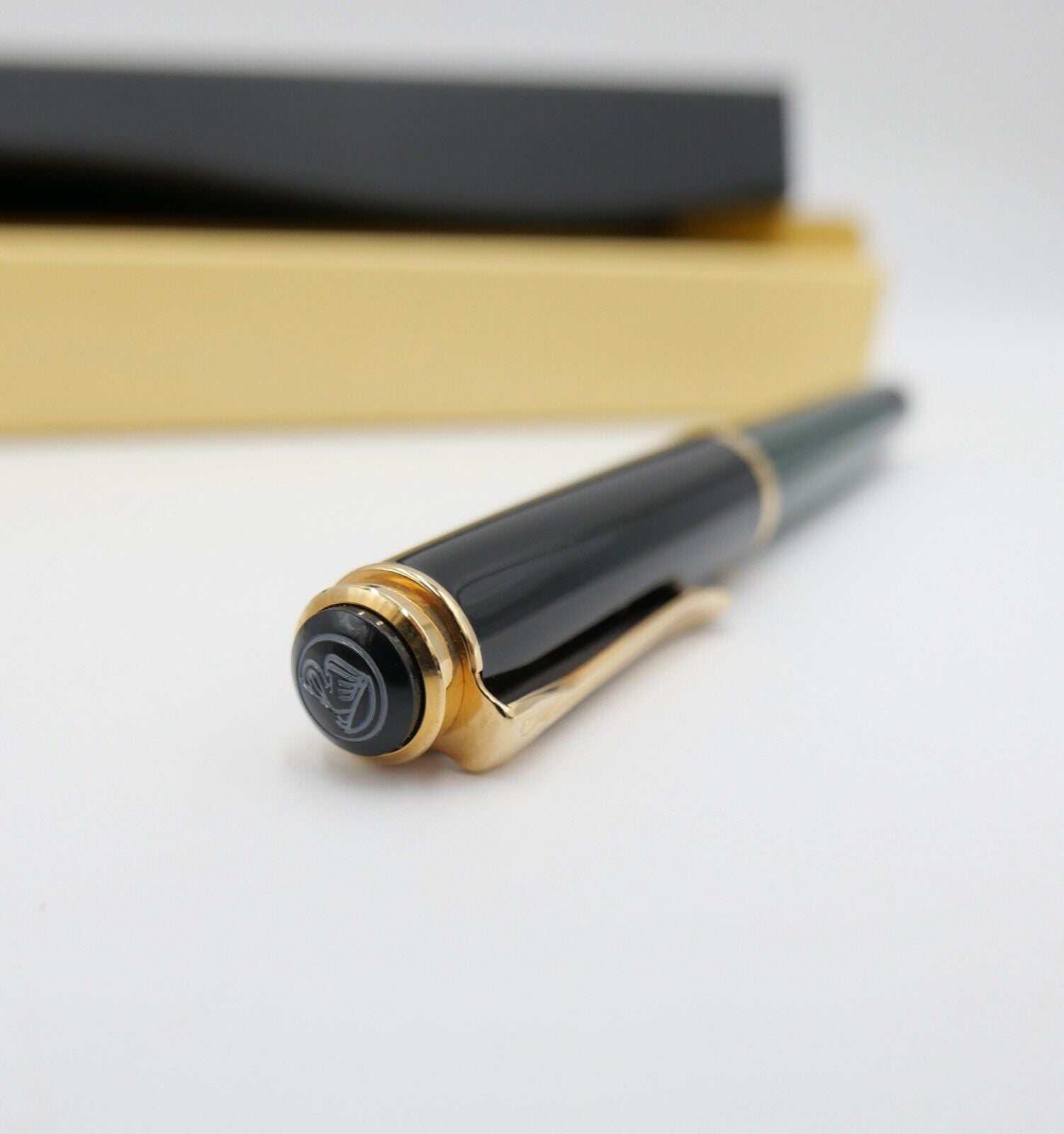 NEU PELIKAN R400 Souverän Kugelschreiber Rollerball grün Gold W. Germany - Antikhandel-Stuttgart