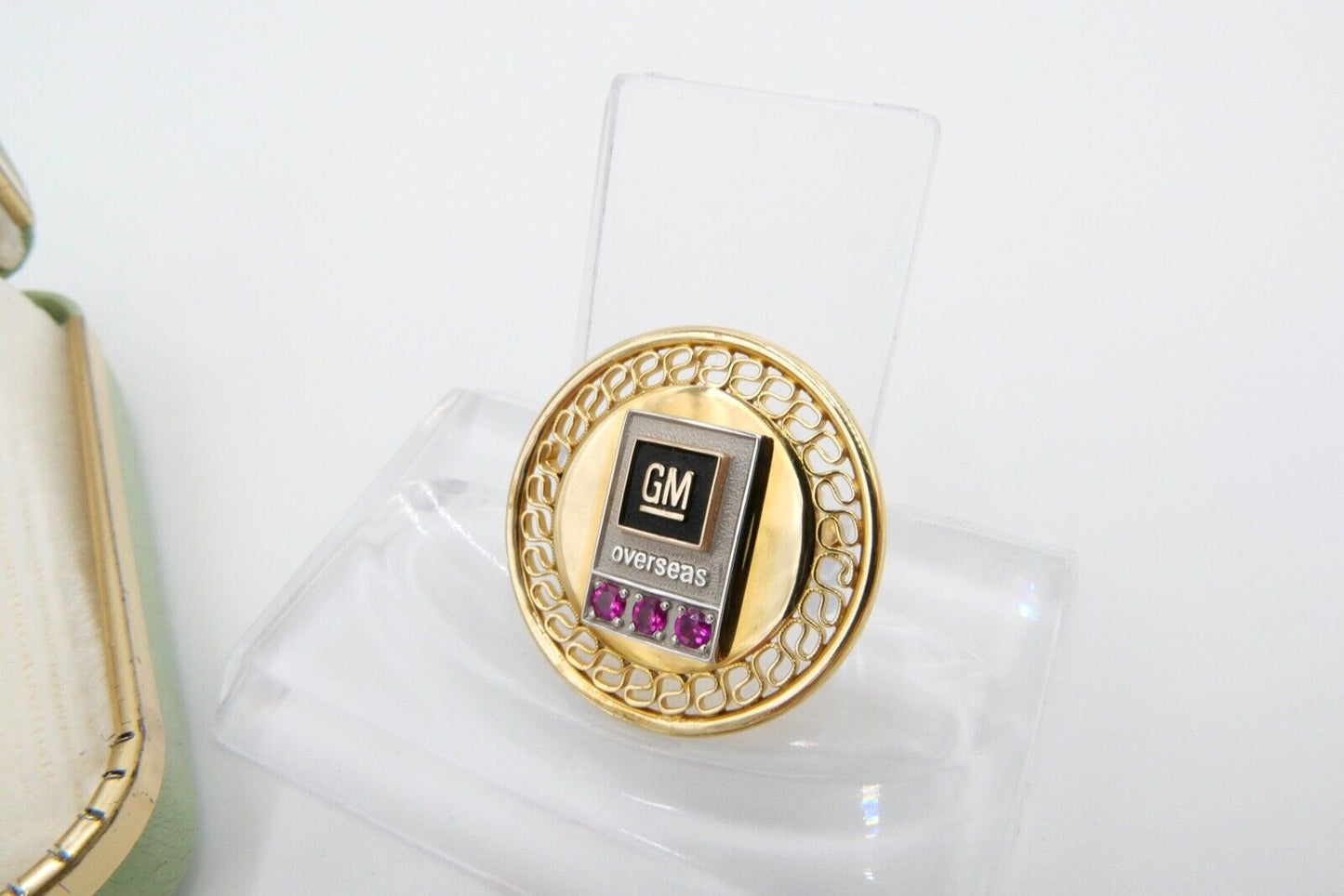 GM Generalmotors Pin Brosche in Etui Overseas vergoldet 20 / 12K G.F. - Antikhandel-Stuttgart