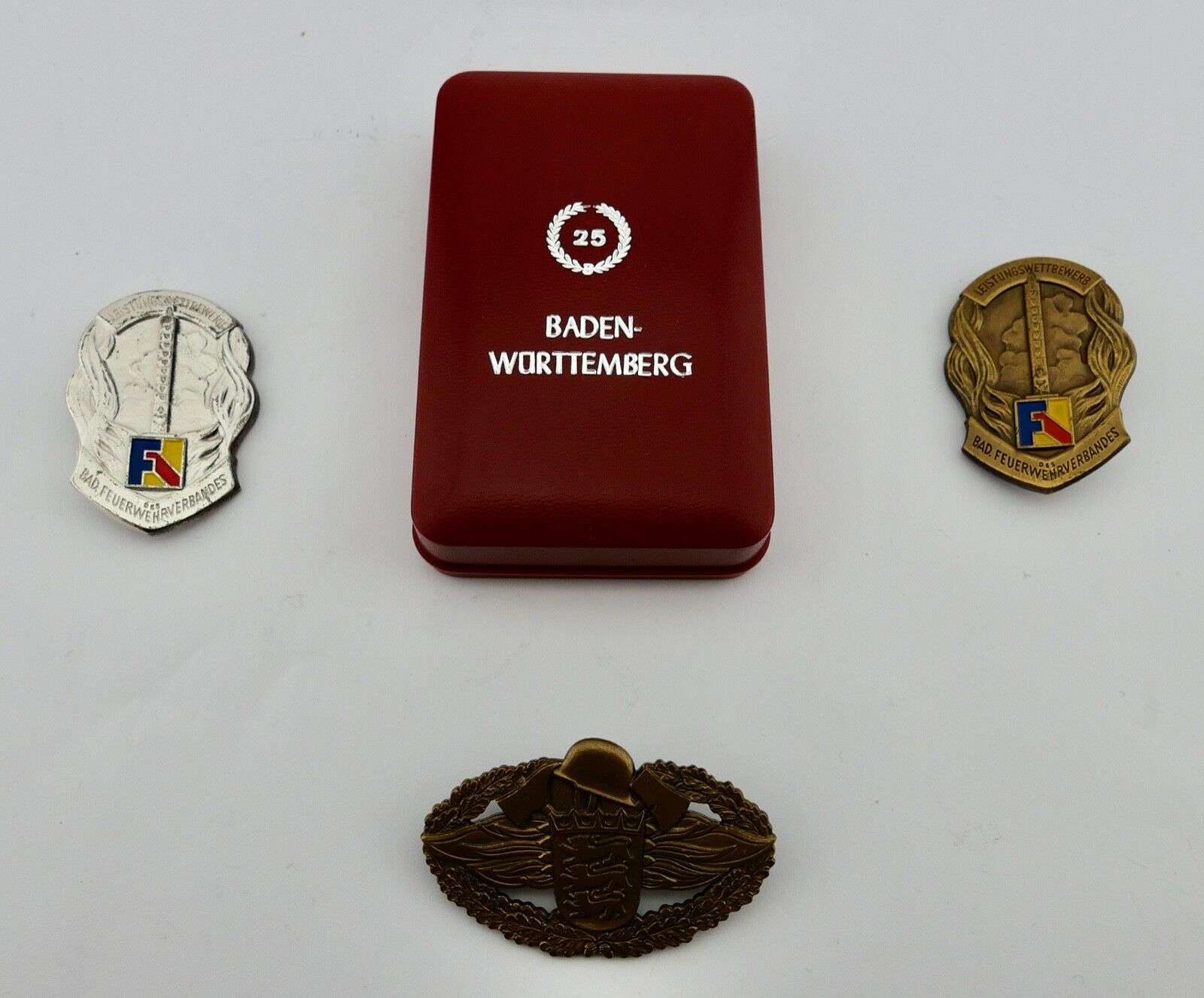 4x Leistungsabzeichen Feuerwehr Baden Württemberg 1960er Jahre Silber Bronze - Antikhandel-Stuttgart