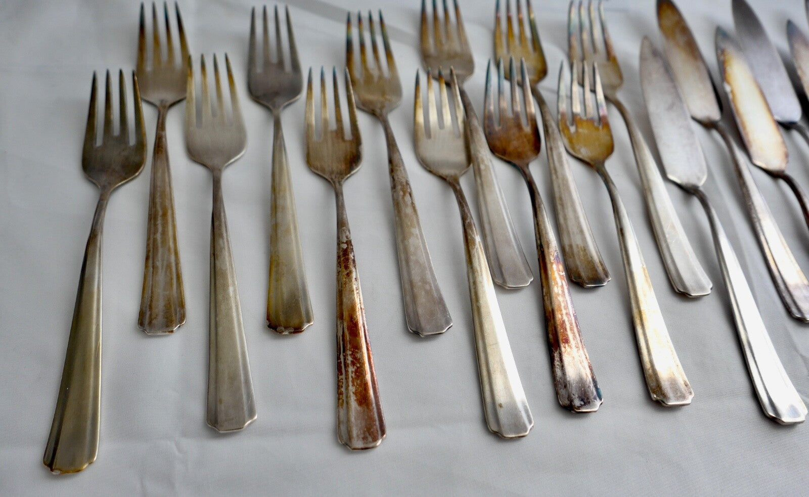 FISCHBESTECK 24 Teile WMF 1900 Hammerschlag 90er versilbert Gabel Messer