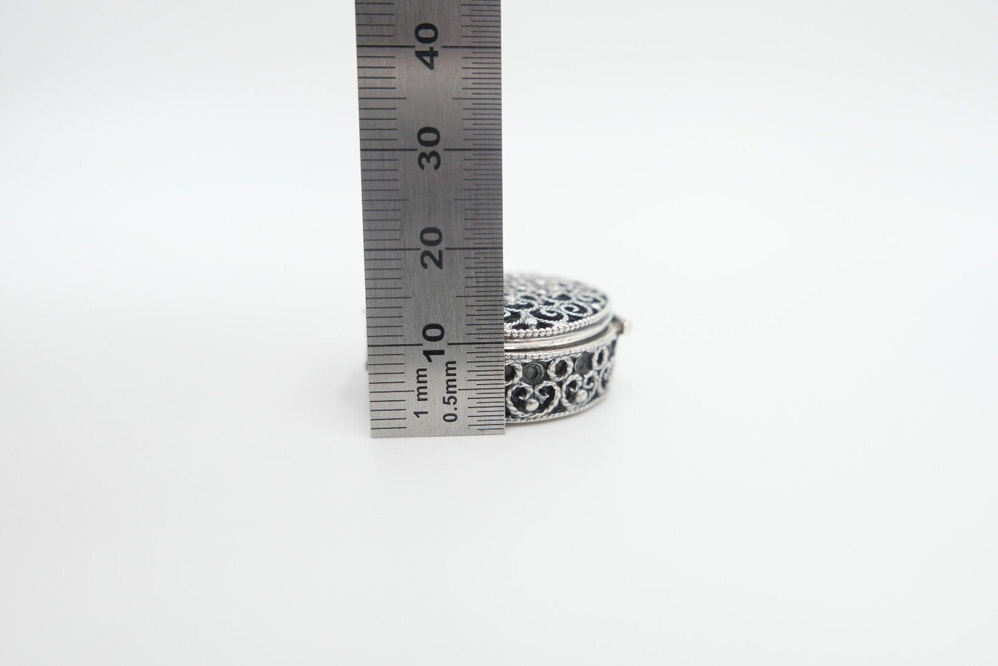 30er Jahre filigrane Silber Dose pillenröschen 835 Silber - Antikhandel-Stuttgart