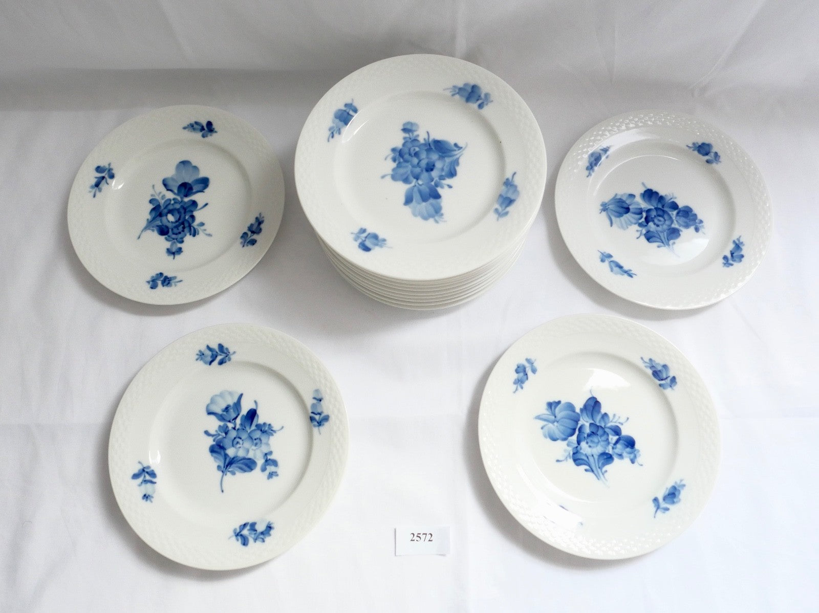 14 Stück ROYAL COPENHAGEN " Blaue Blume " Porzellan Teller 8092