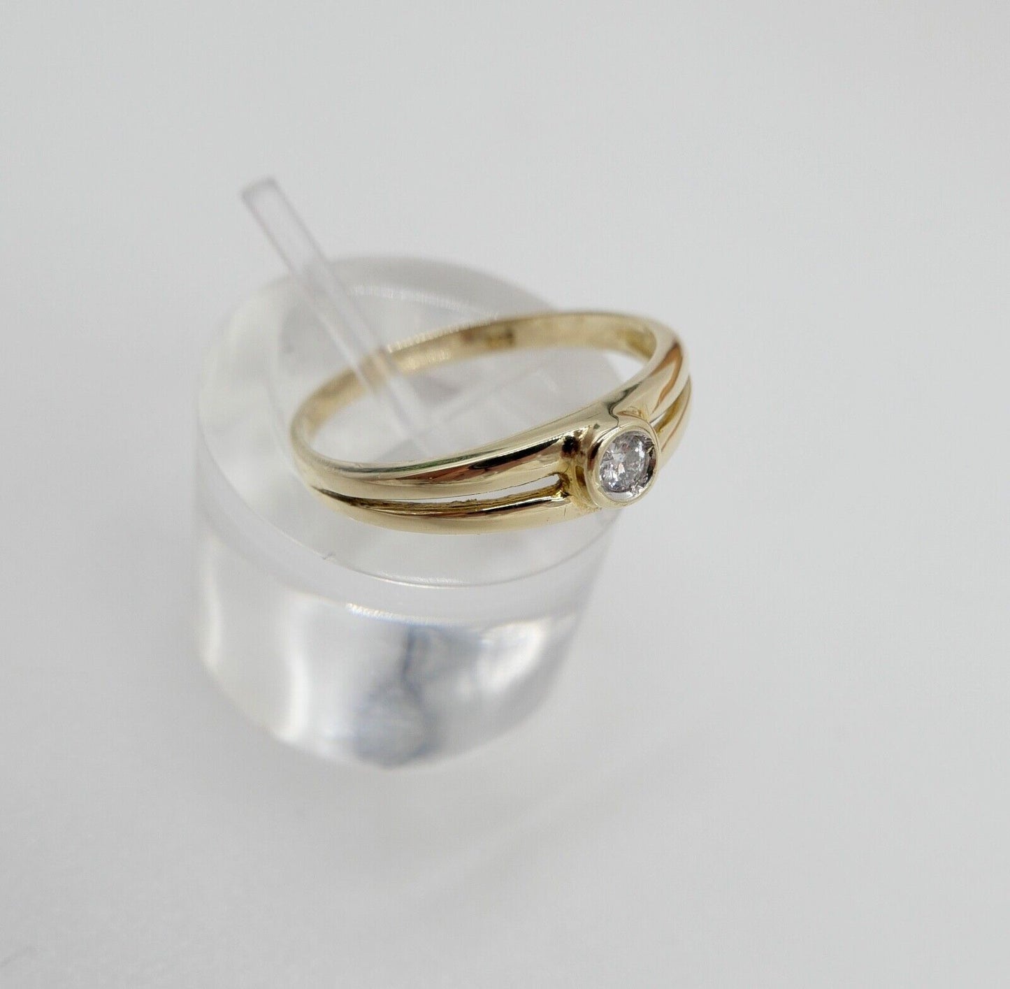 1980er Solitär Brillant 333 8K Gelbgold Damen Ring 0,15 Ct Gr. 58 - Antikhandel-Stuttgart