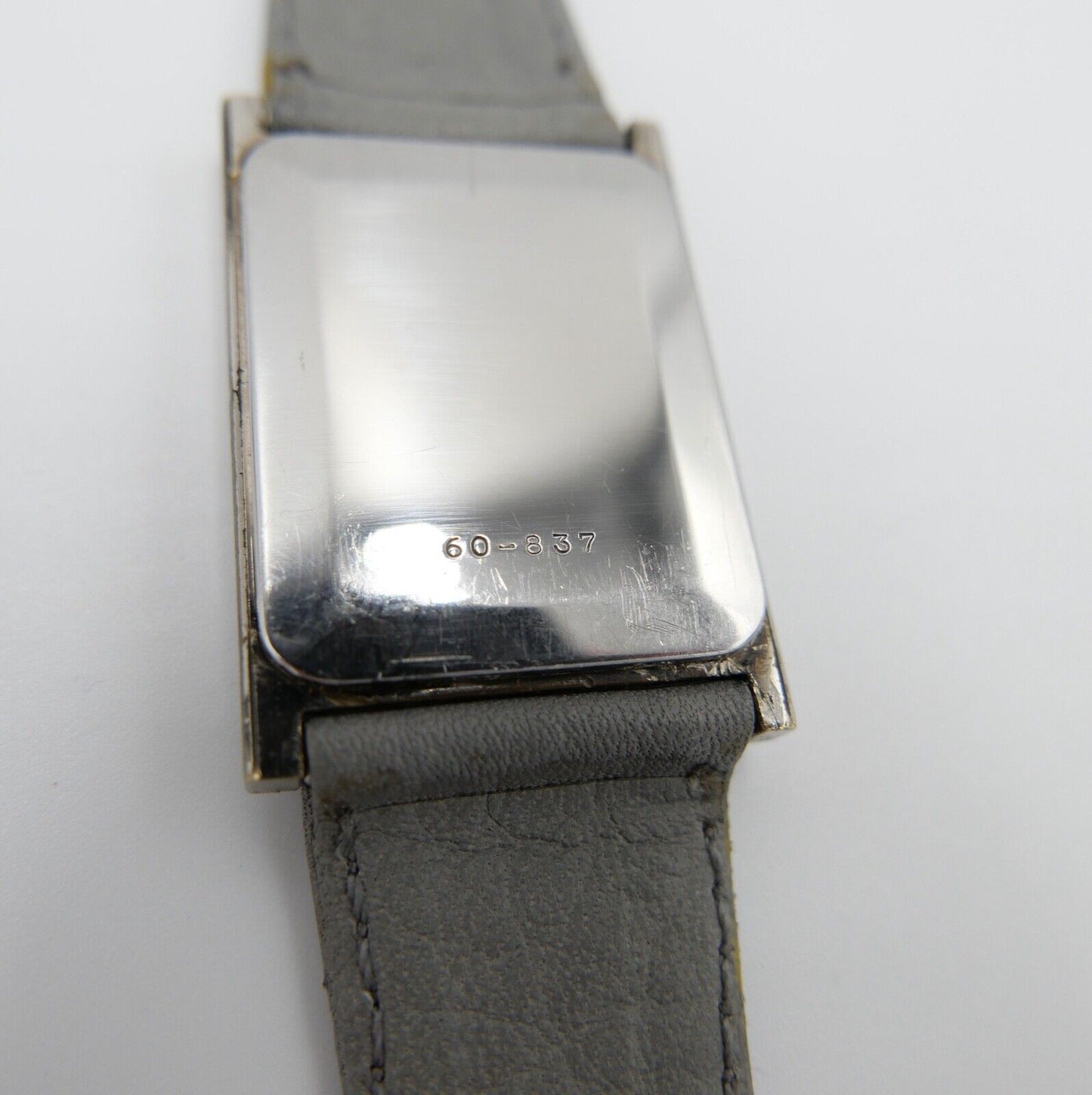 Selten flache ESKA Damenuhr S. KOCH Quartz 30x24 mm Lederband & Batterie NEU - Antikhandel-Stuttgart