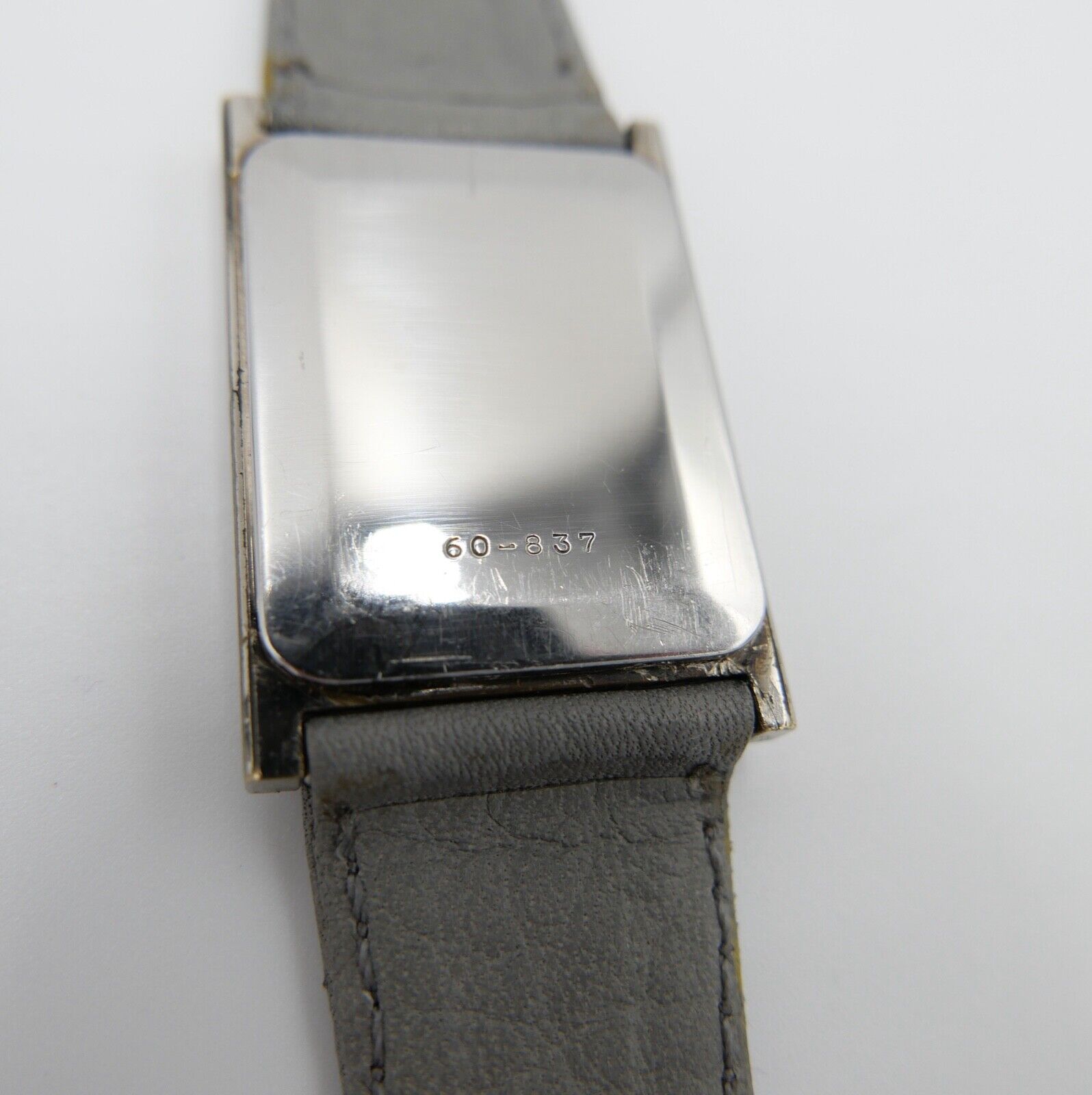 Selten flache ESKA Damenuhr S. KOCH Quartz 30x24 mm Lederband & Batterie NEU - Antikhandel-Stuttgart