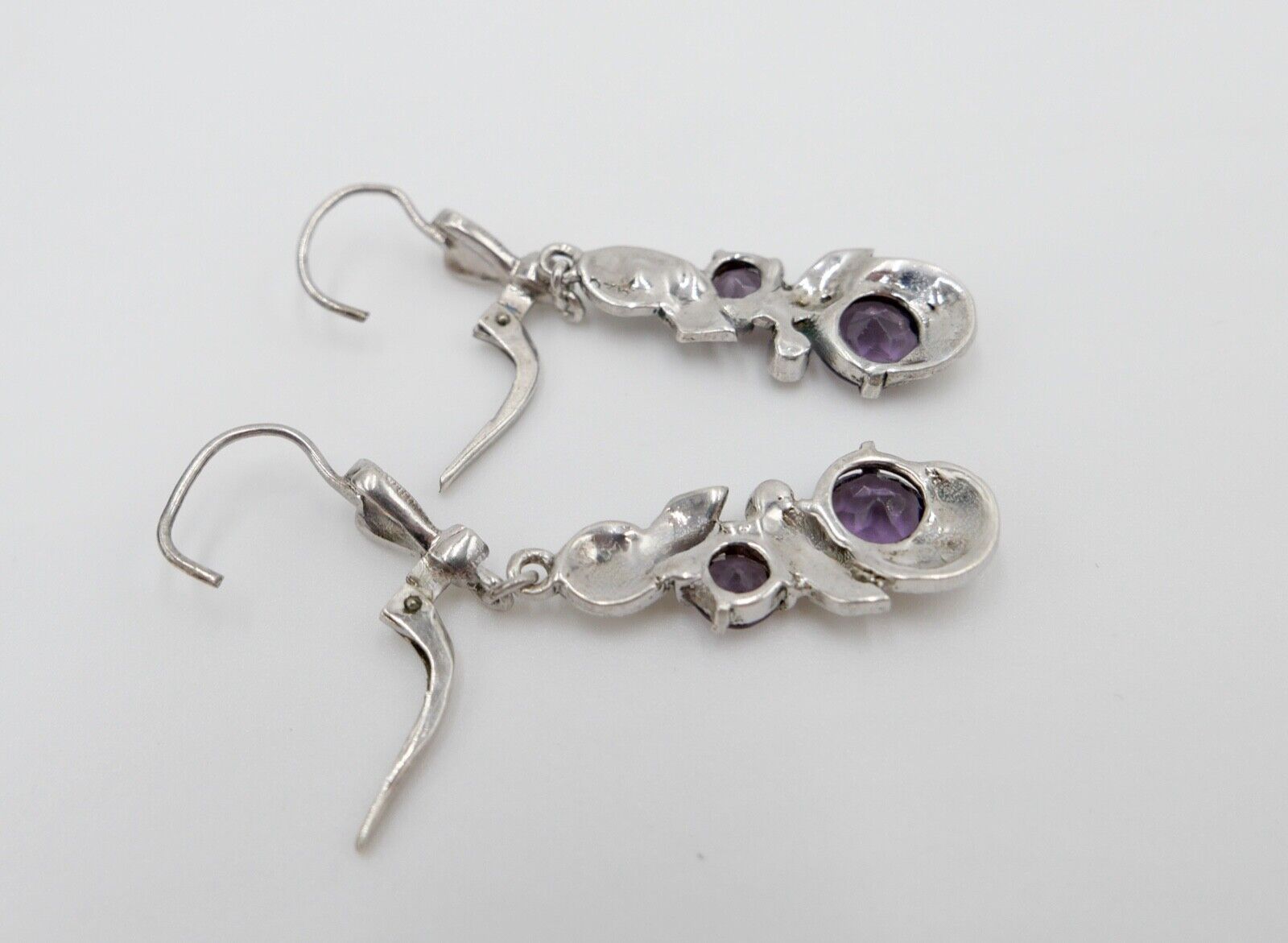 50er Jahre Ohrringe Ohrhänger 935 Silber mit Markasiten und lila Glassteinen - Antikhandel-Stuttgart