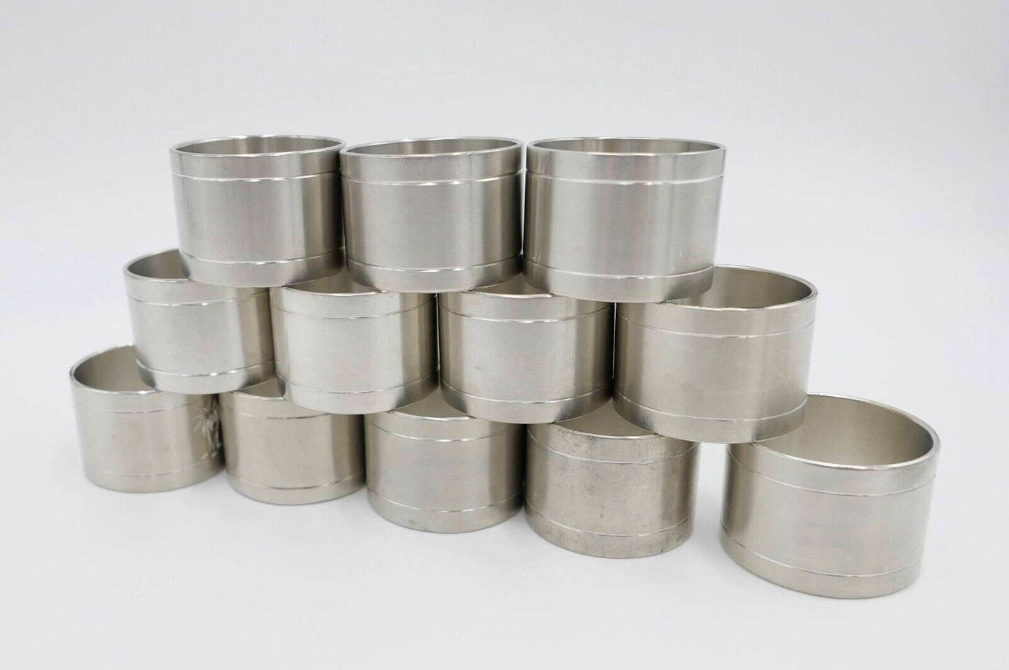 NEUwertig 12 Stück Royal SELANGOR PEWTER Zinn Tinn Serviettenringe Palmen Meer - Antikhandel-Stuttgart