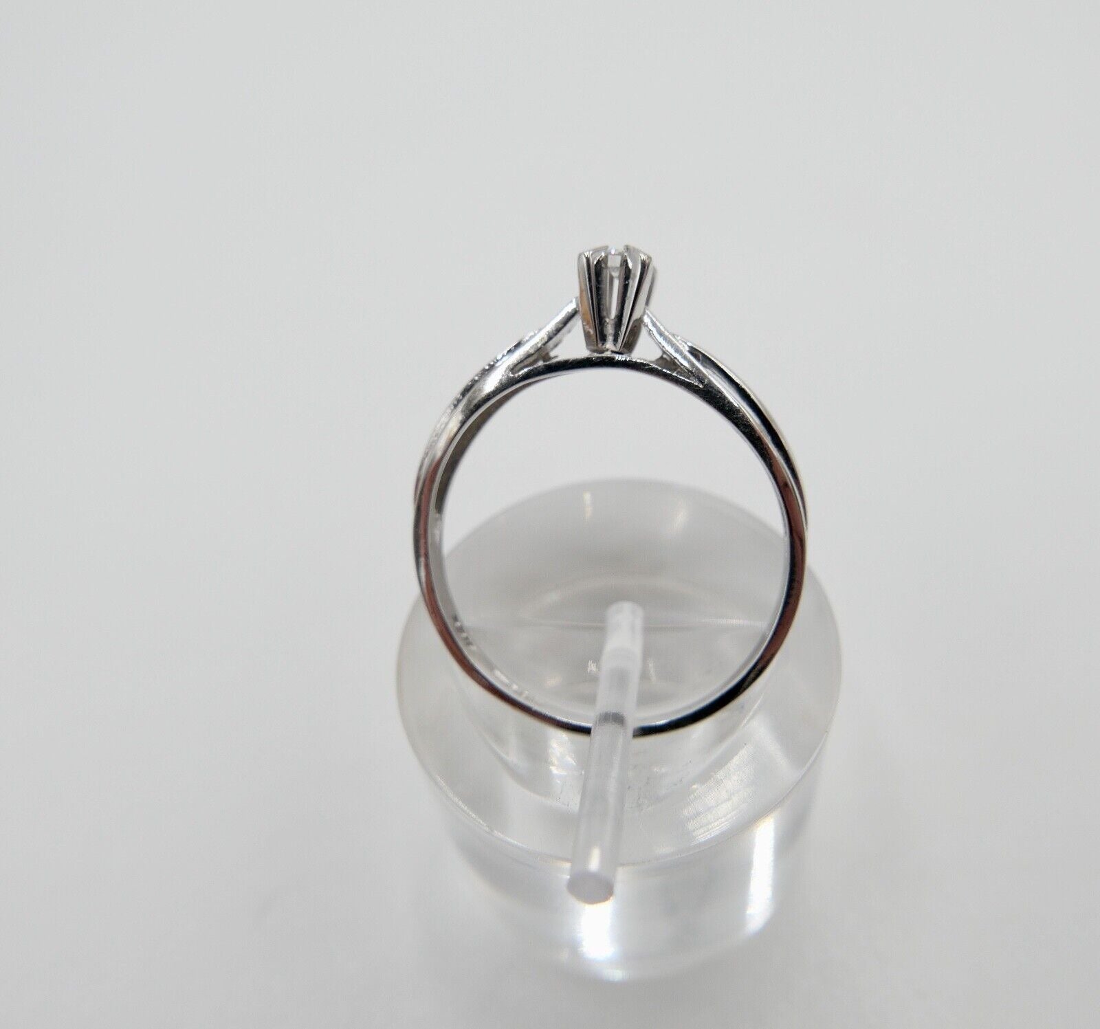 - NEU - 90er Solitär Ring Weißgold Gold 585 14K Brillant 0,05 Ct Gr. 58 - Antikhandel-Stuttgart