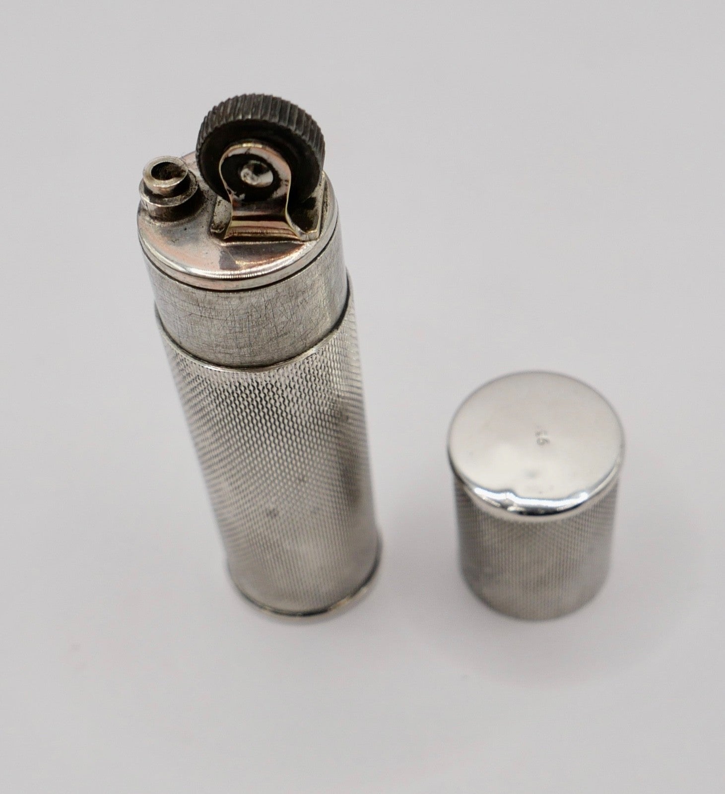 Altes Benzin Feuerzeug 935 Silber