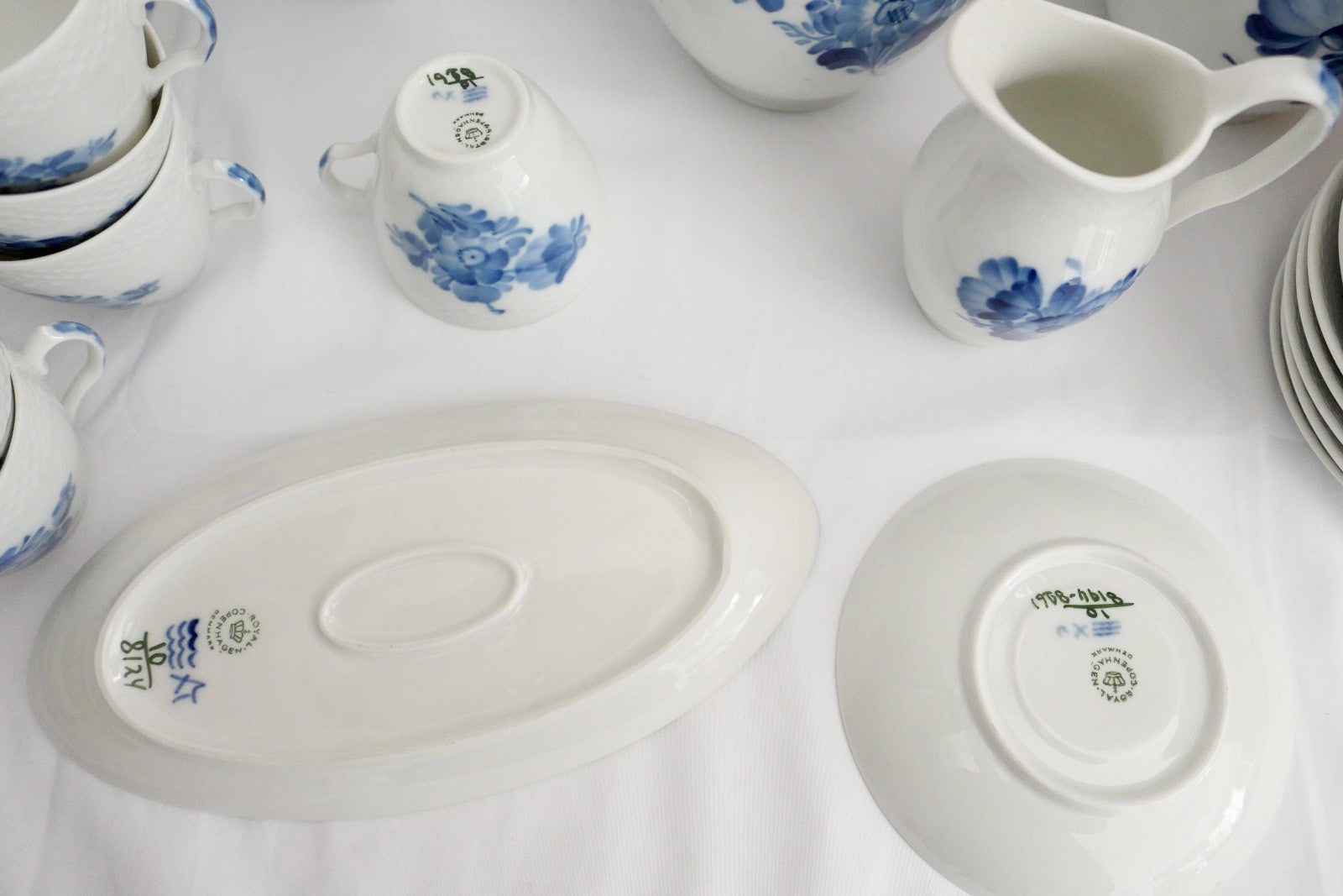 30 Tlg ROYAL COPENHAGEN " Blaue Blume " Kaffee Service Porzellan Teller Tassen