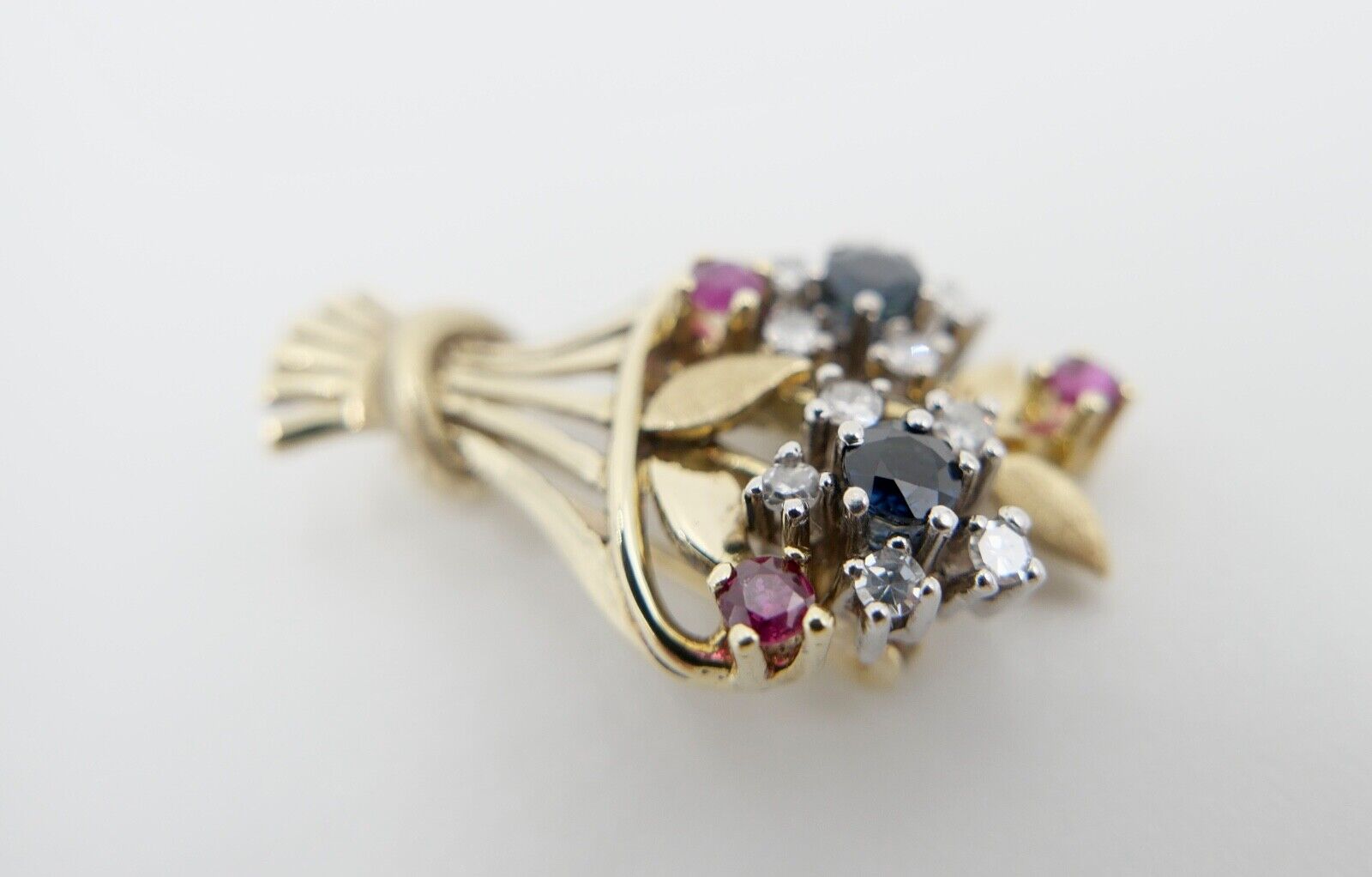 1980er florale Blumenkor 585 14K Bicolor Gold Brosche Brillanten Rubinen Saphire - Antikhandel-Stuttgart